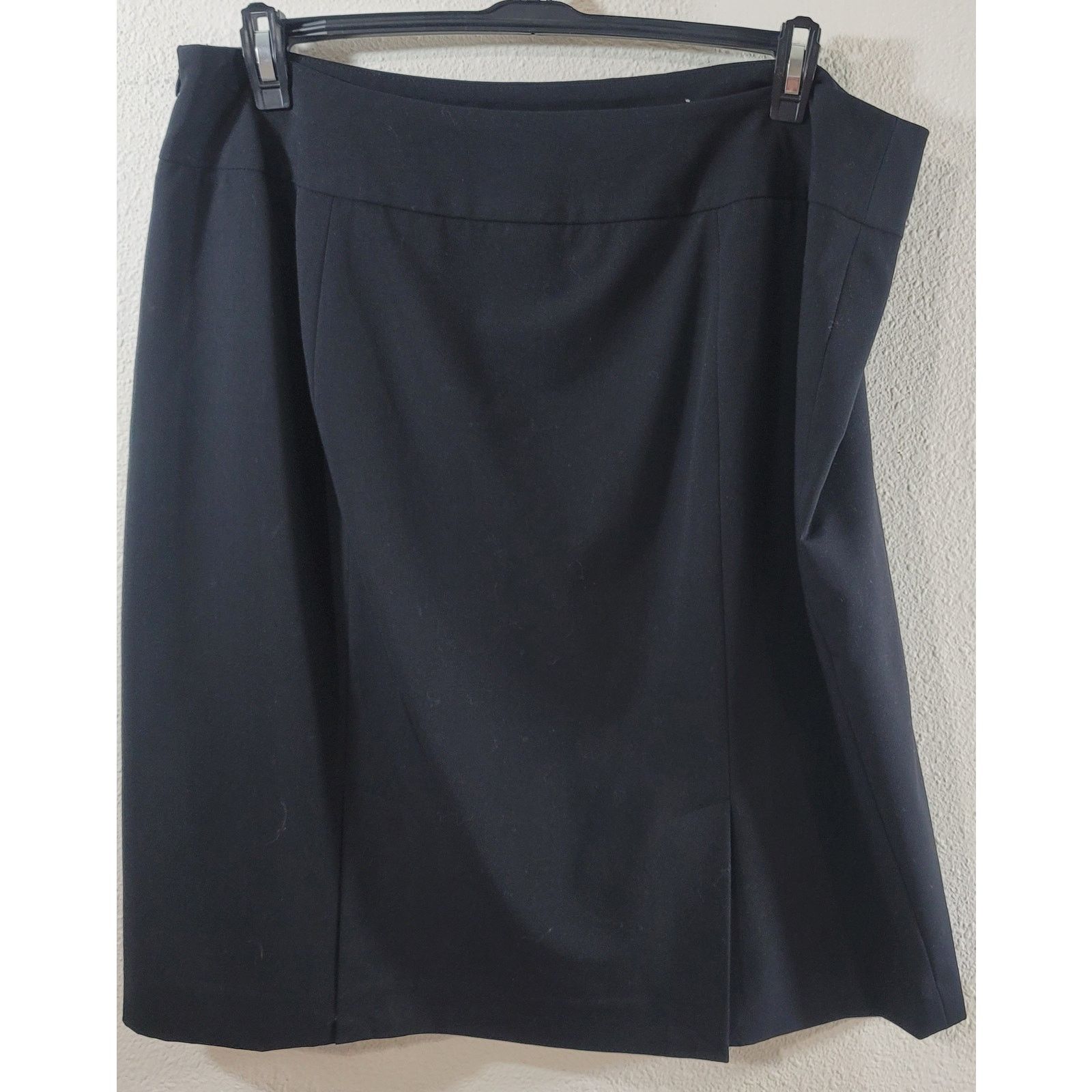 Other Liz Claiborne Black Flat Front Midi Skirt 16W Plus Lined Size 38" / US 16 / IT 52 - 2 Thumbnail