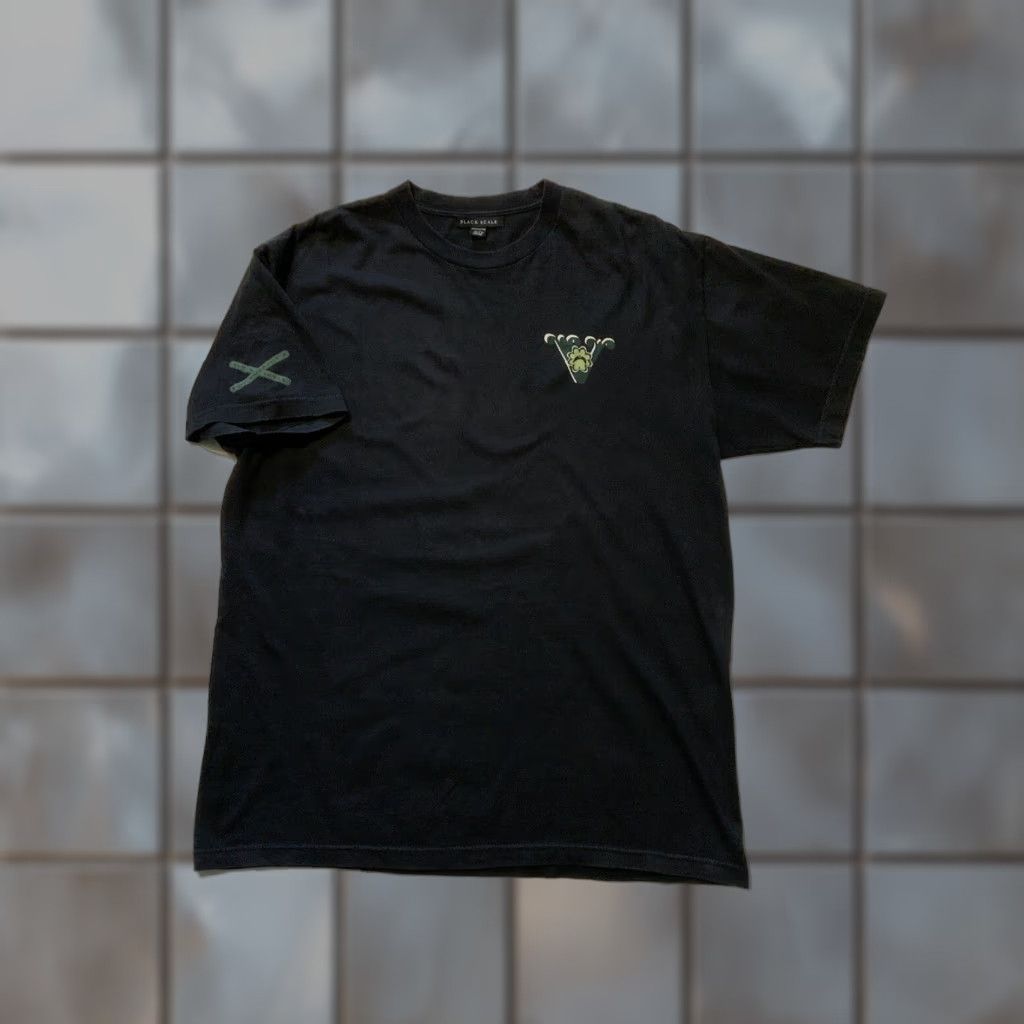 Black Scale VINTAGE Black Scale Blvck Scvle Of Vmericv V Black/Green Graphic S/S Crewneck T-Shirt XL Size US XL / EU 56 / 4 - 1 Thumbnail