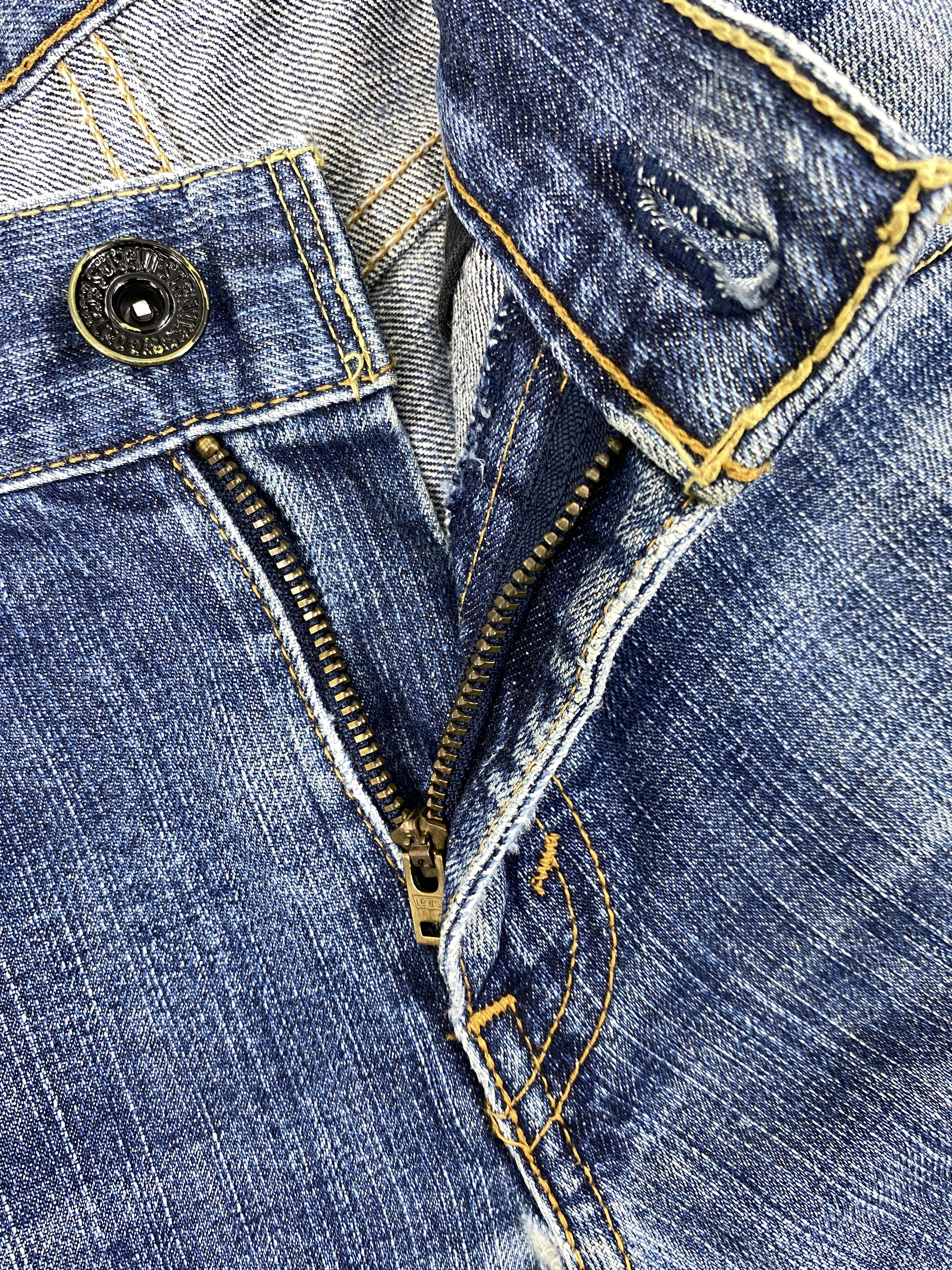 Levi's Blue Vintage Levi's 605 Distressed Denim 31 x 29 -JN665 Size US 31 - 6 Thumbnail