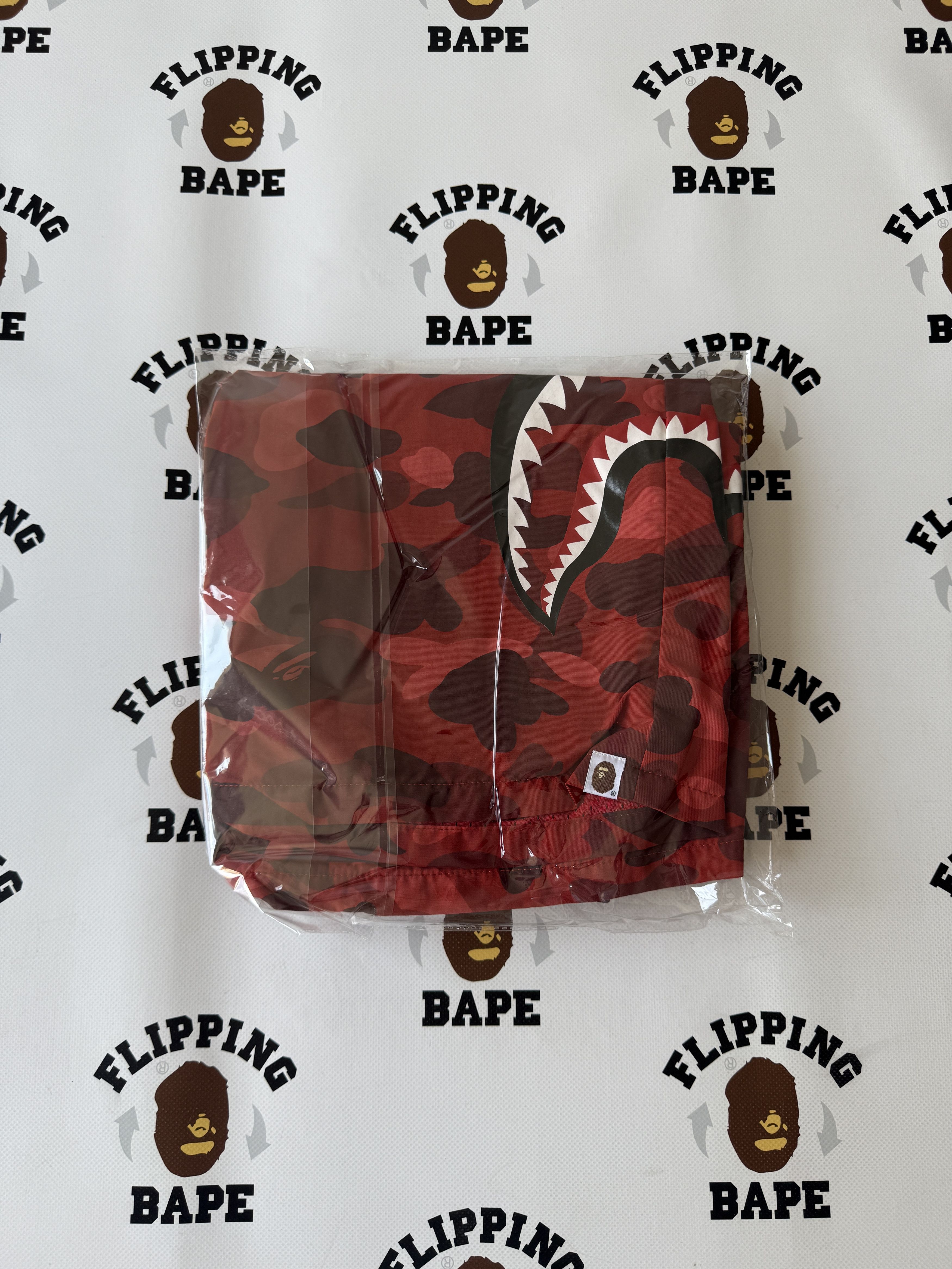 Bape BAPE COLOR CAMO SIDE SHARK BEACH SHORTS Size US 36 / EU 52 - 14 Thumbnail