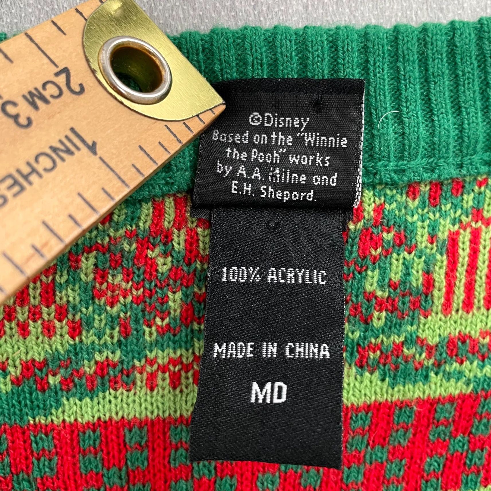 Disney Disney Sweatshirt Adult Medium Green Winnie the Pooh Christmas Snow Tigger Piglet Pullover Crew Neck Graphic Print M Mens Size US M / EU 48-50 / 2 - 6 Thumbnail