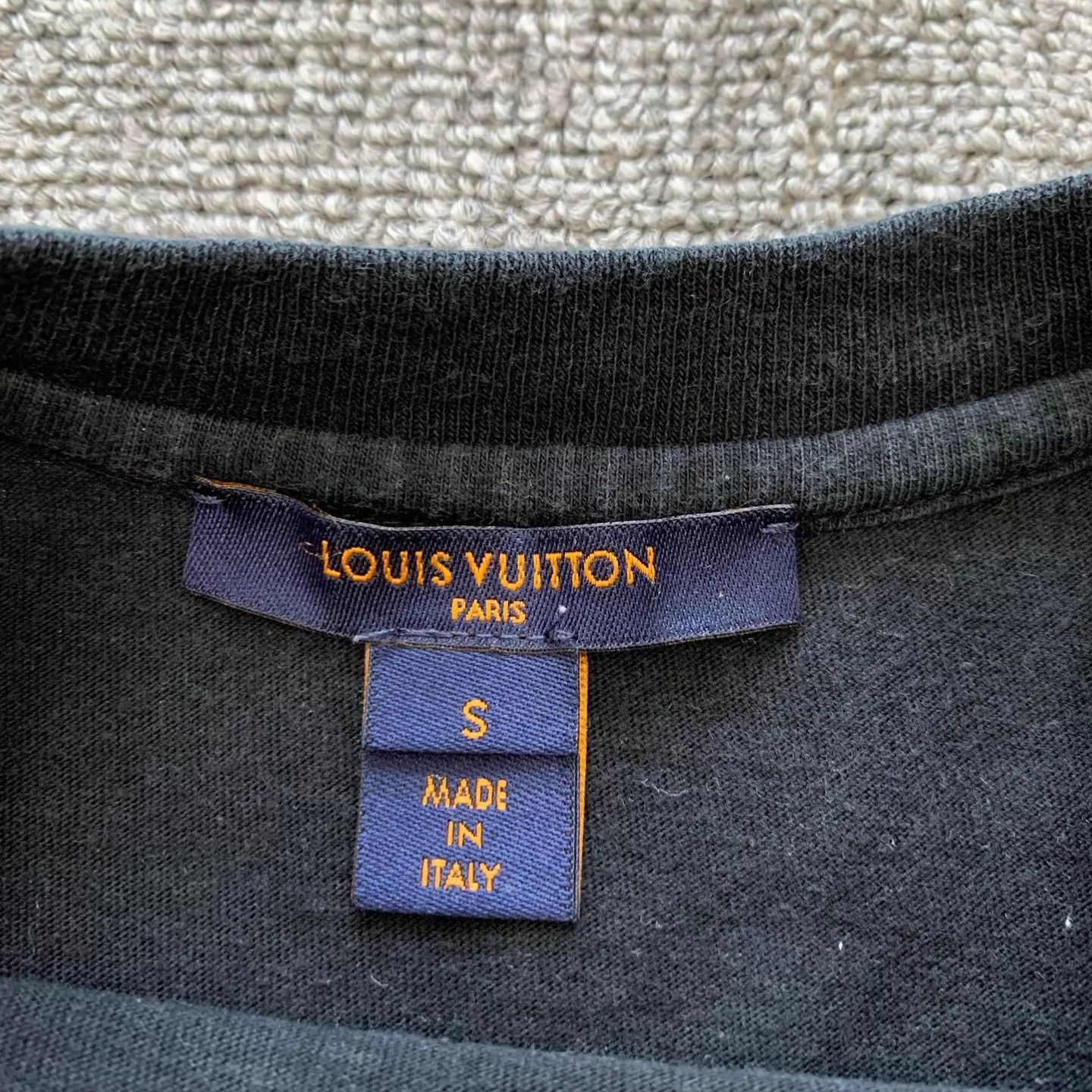 Louis Vuitton LV blk Mirror Flip Slogan Tee Size S 95 New Size S / US 4 / IT 40 - 6 Thumbnail