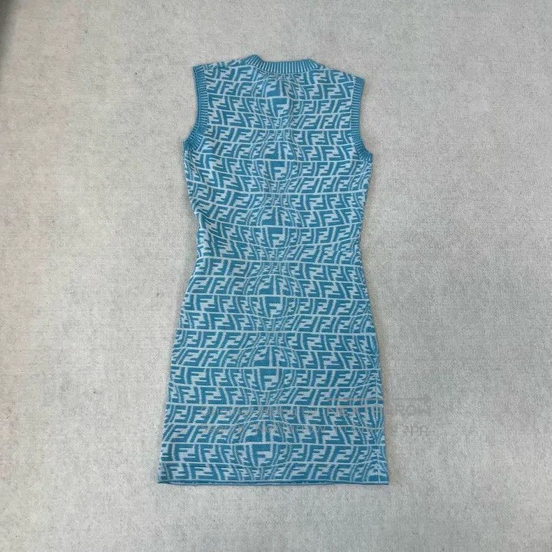 Fendi Fendi Capsule Series Blue Twisted Monogram Sleeveless Knit Size XS / US 0-2 / IT 36-38 - 3 Thumbnail