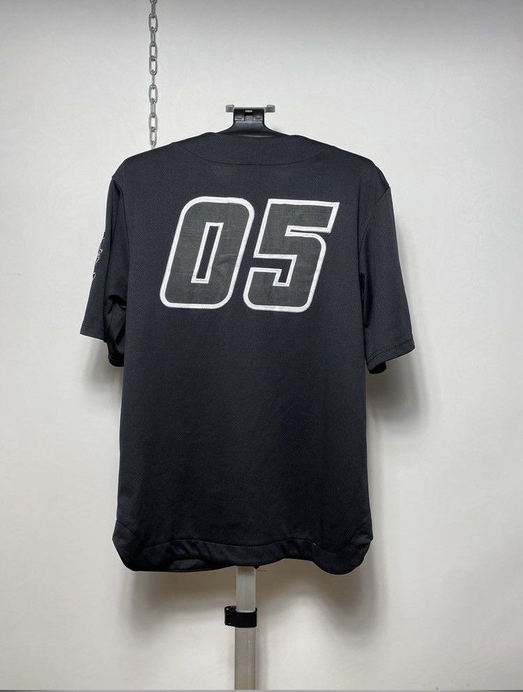 Fubu Rare Vintage Fubu #05 Baseball Jersey T-shirt Size US S / EU 44-46 / 1 - 12 Thumbnail