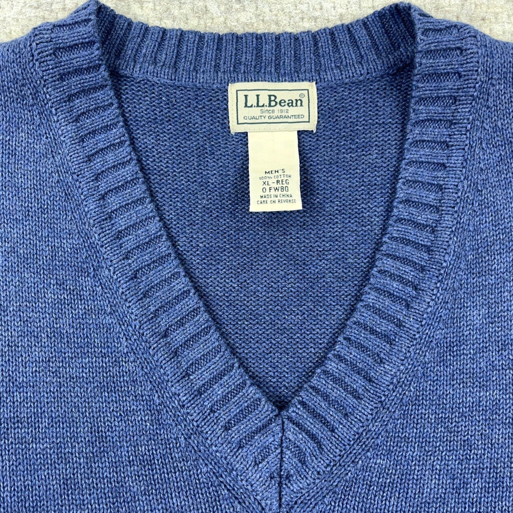 Vintage LL Bean Sweater Vest Men XL Blue V Neck Heavy Knit Ribbed Pullover Adult Size US XL / EU 56 / 4 - 2 Thumbnail