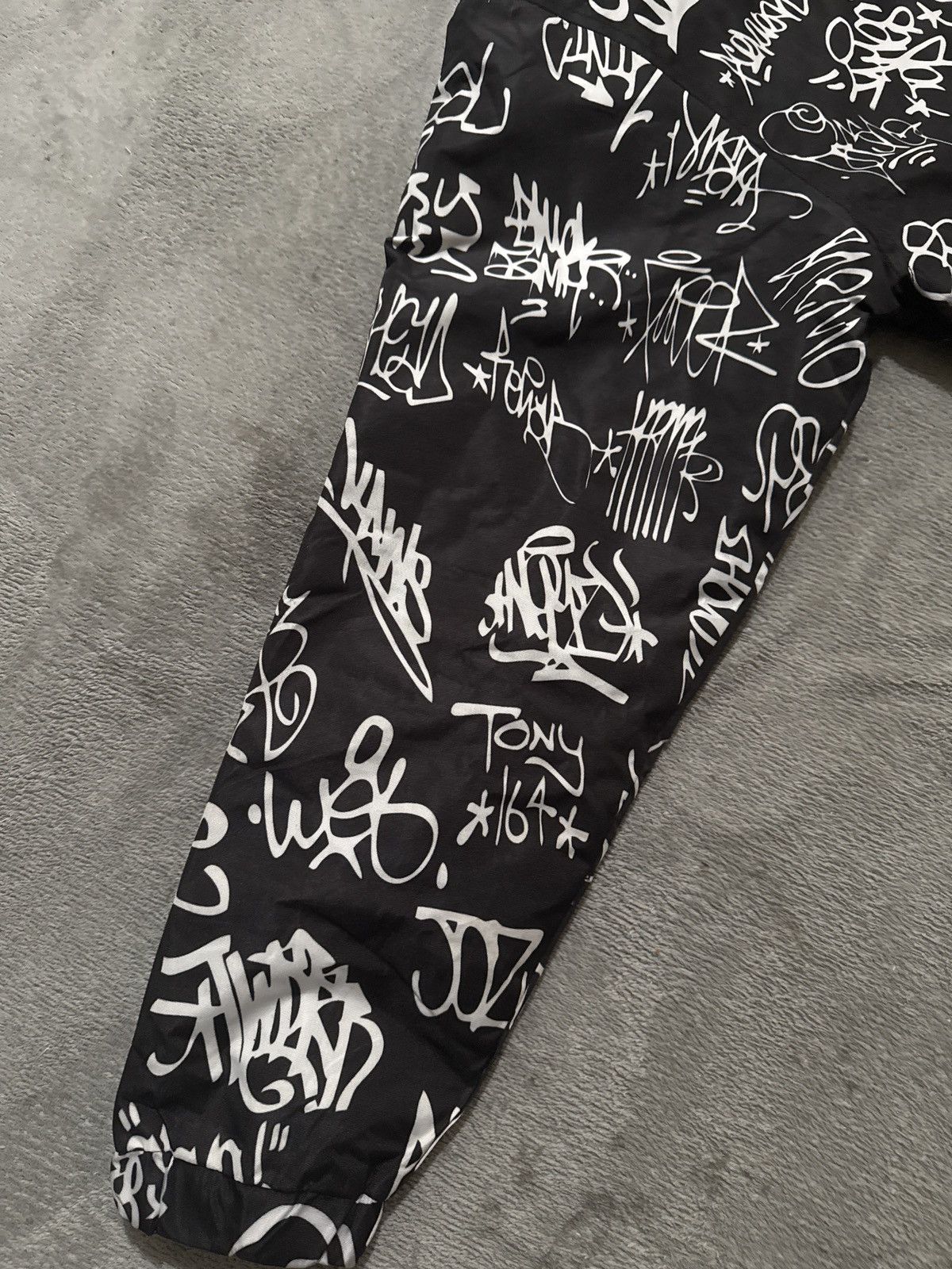 Other Vintage 90s Graffiti Nylon Rain Jacket Parka Medium/Large Size US L / EU 52-54 / 3 - 10 Thumbnail