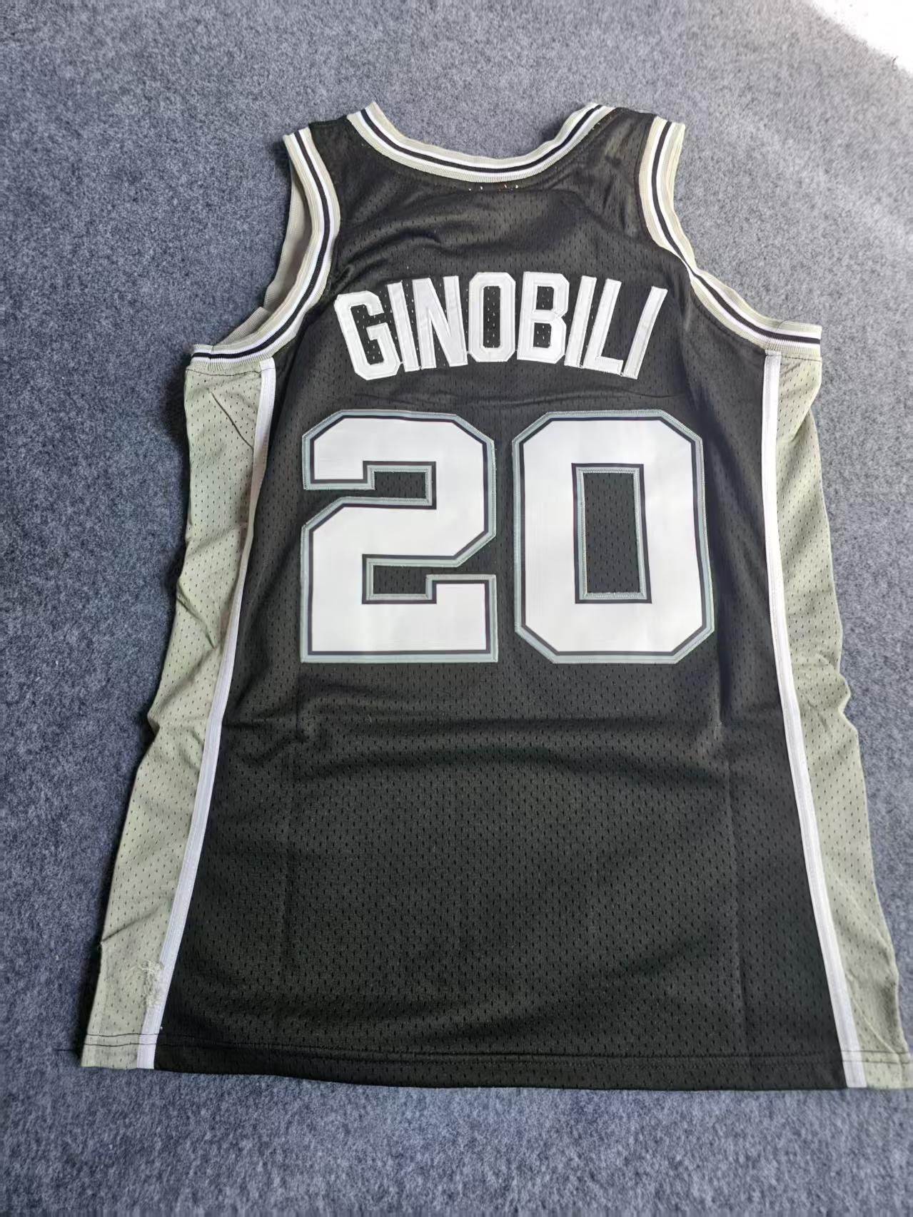 NBA 2002 03 San Antonio Spurs 20 Manu Ginóbili Jersey Size US M / EU 48-50 / 2 - 2 Thumbnail