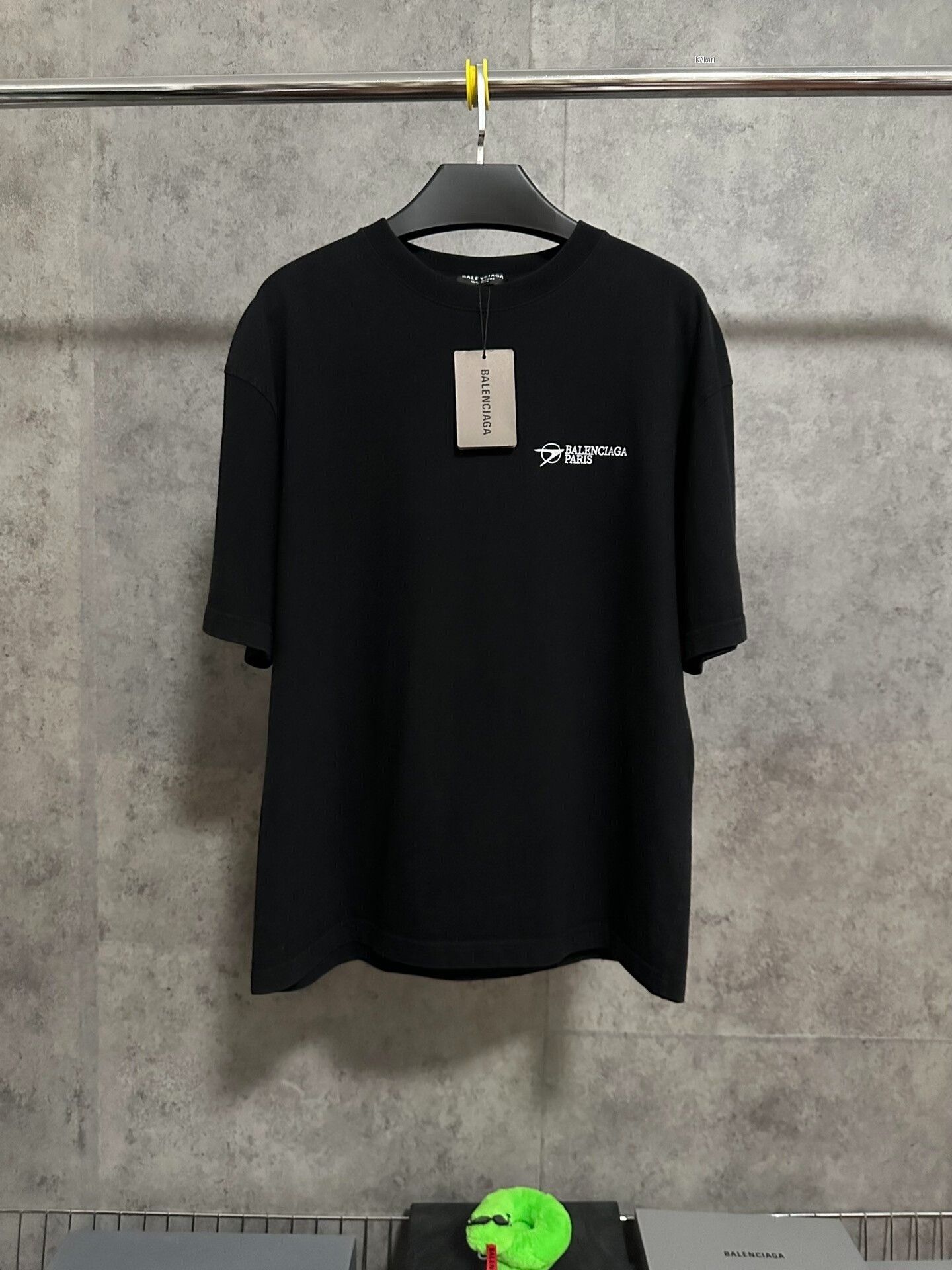 Balenciaga Balenciaga Embroidered Logo Short-Sleeve T-Shirt Size US S / EU 44-46 / 1 - 1 Thumbnail