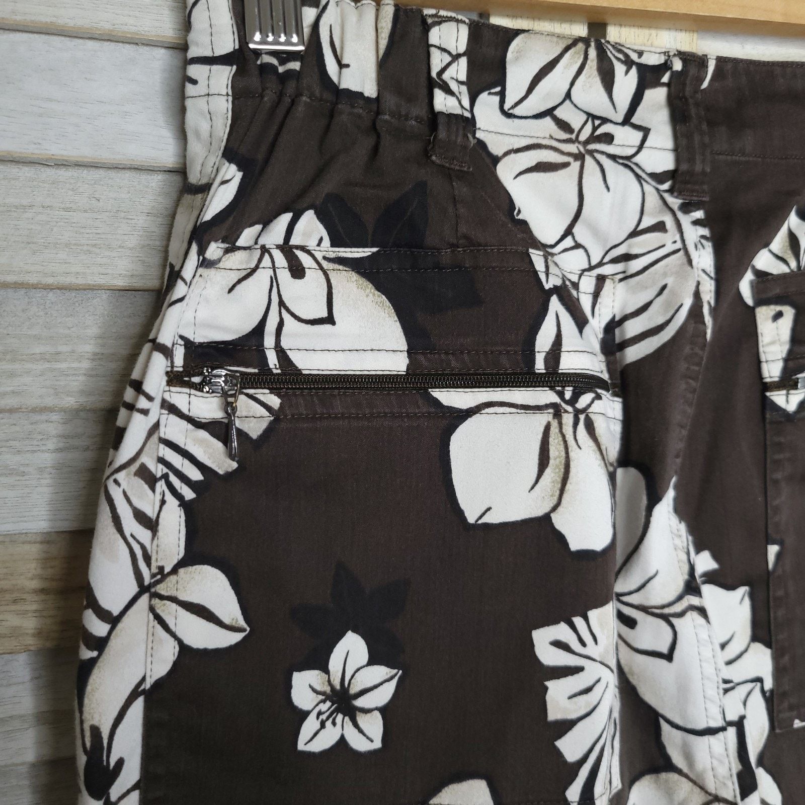 Chicos small flaw Chicos Sz 0 Floral Crop Pants Stretch Size 27" / US 4 / IT 40 - 8 Thumbnail
