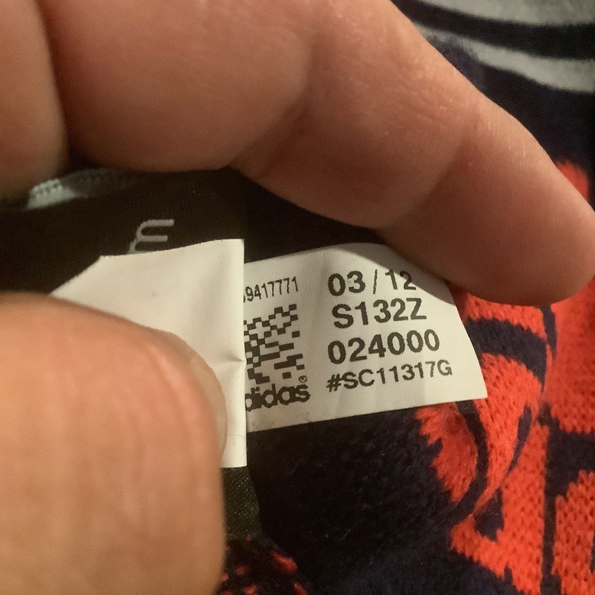 Designer Adidas MLS Chicago Fire Scarf Used Very Good Condition Size ONE SIZE - 4 Thumbnail