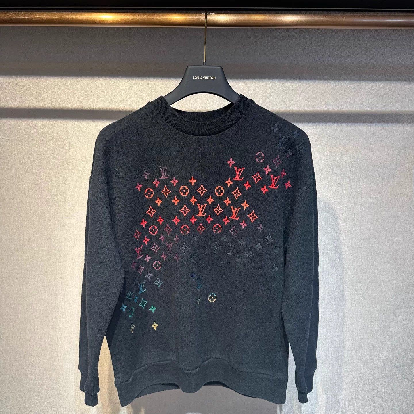 Louis Vuitton LV SS24 colorful Monogram allover logo sweat S Size US S / EU 44-46 / 1 - 1 Thumbnail