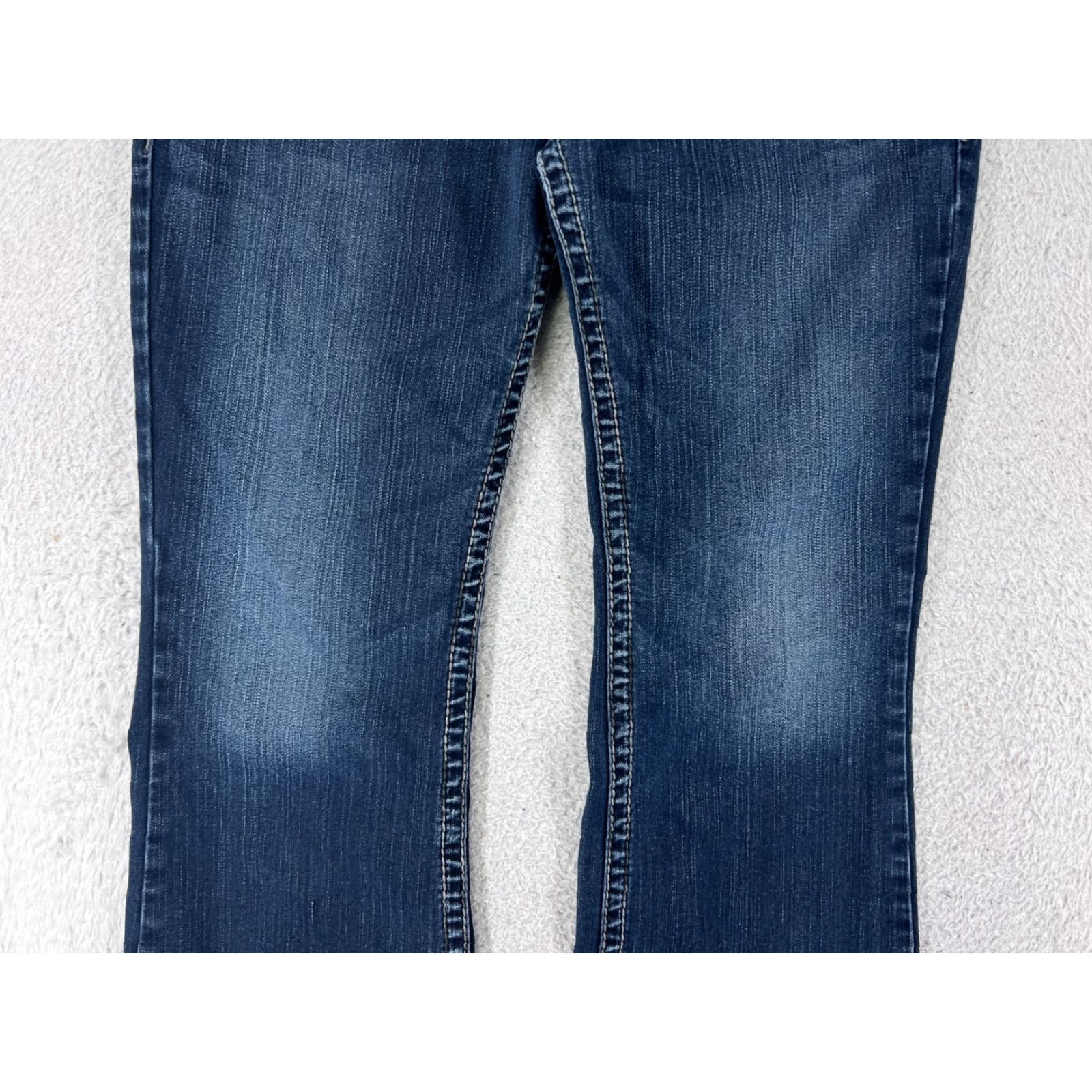 Silver Jeans Co. VINTAGE? No, Silver Jeans Suki Surplus Blue Denim Bootcut Jeans - 31 Waist, 27.5 Inseam, Cotton Blend, Embroidered, Logo, 5-Pocket Womens Jeans Size 24" / US 00 / IT 34 - 7 Thumbnail