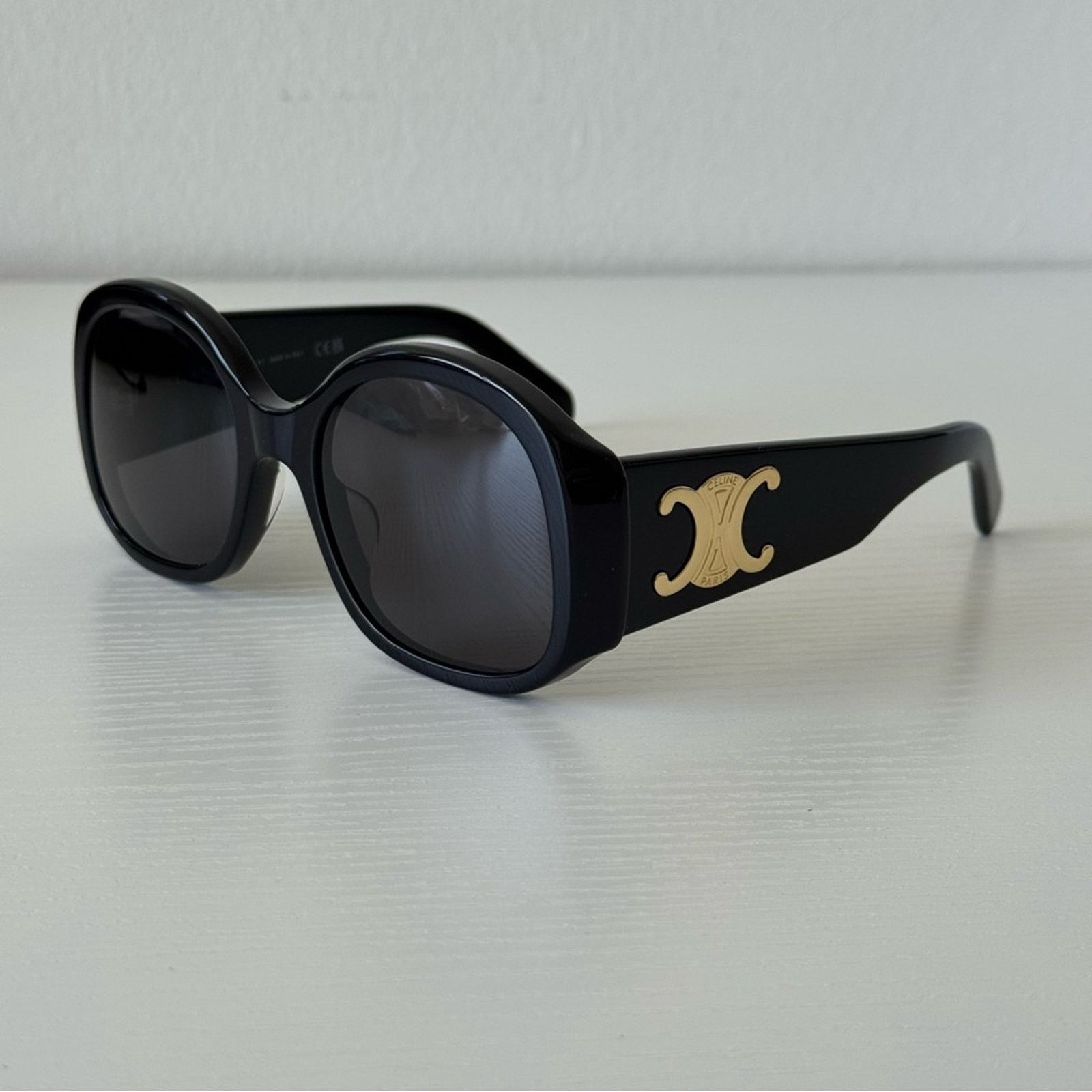 Celine New! CELINE Maxi Triomph Sunglasses CL40305U 01A 