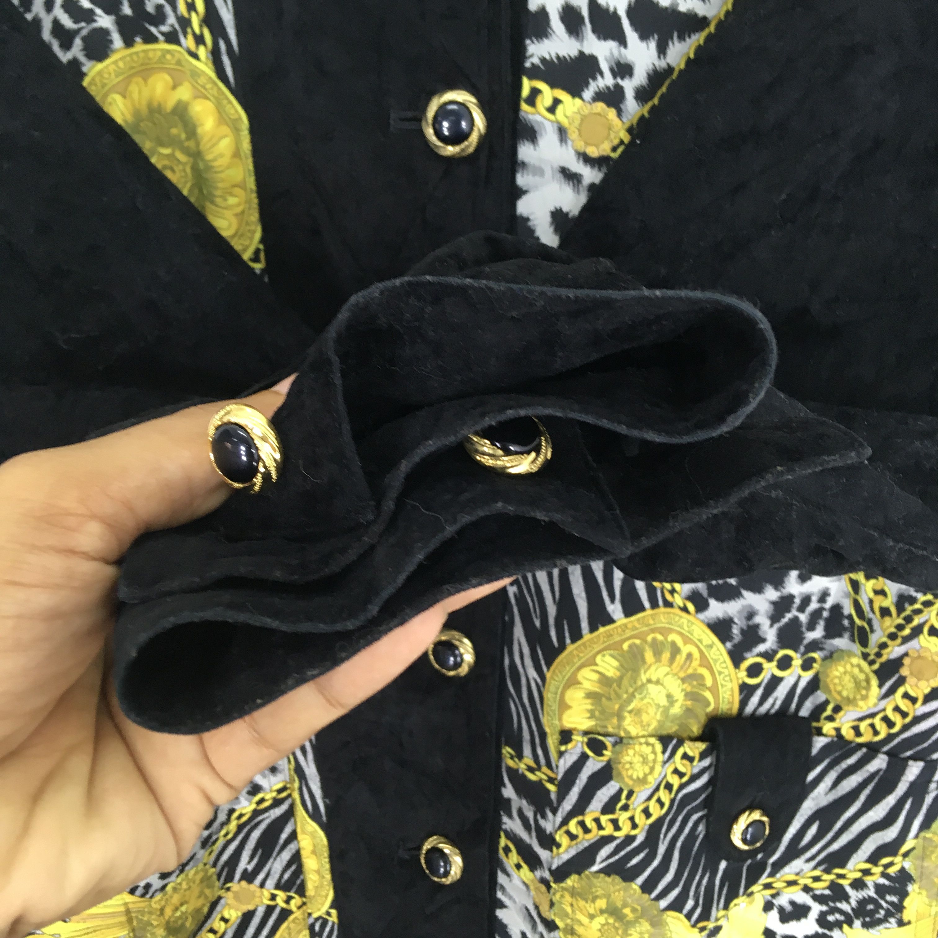 Japanese Brand Vintage 90's Retro Novelty Baroque Casual Gold Chain Luxury Size US L / EU 52-54 / 3 - 6 Thumbnail