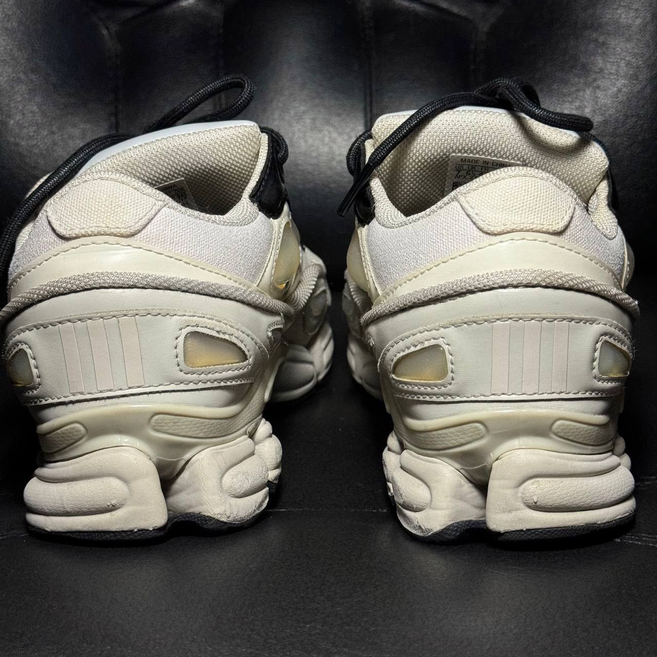 Adidas × Raf Simons 7us Adidas Raf Simons Ozweego Cream White Size US 7 / IT 37 - 4 Thumbnail