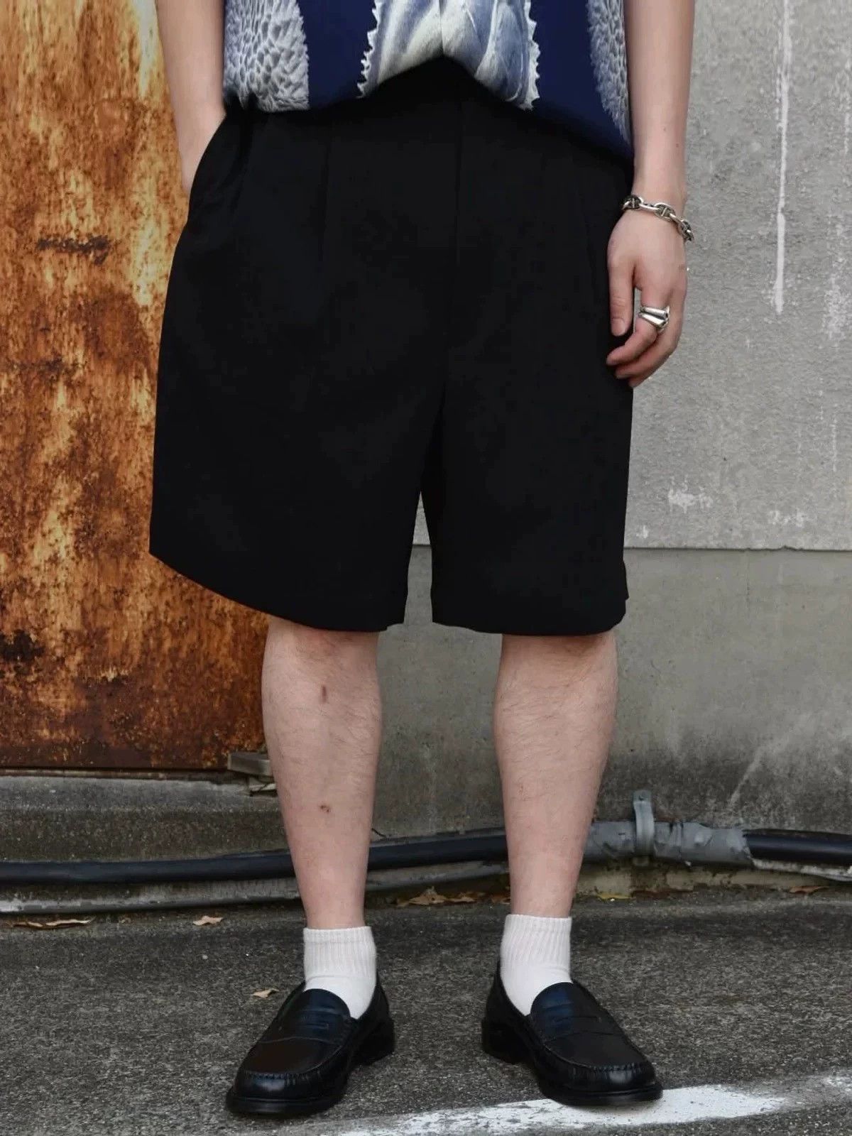 N.Hoolywood N.HOOLYWOOD 25SS Double Pleat Drape Loose-Casual Short 36 Size US 36 / EU 52 - 4 Thumbnail