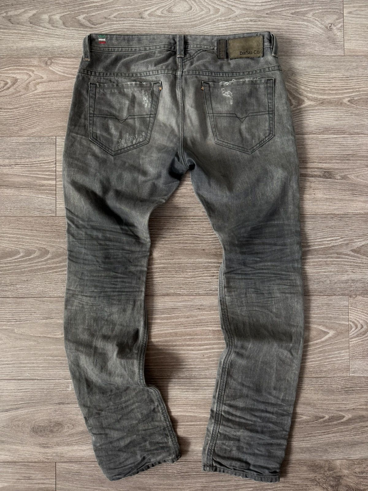 Diesel Vintage Diesel Industry DistressedDenim Thavar Selvage Jeans Size US 32 / EU 48 - 6 Thumbnail