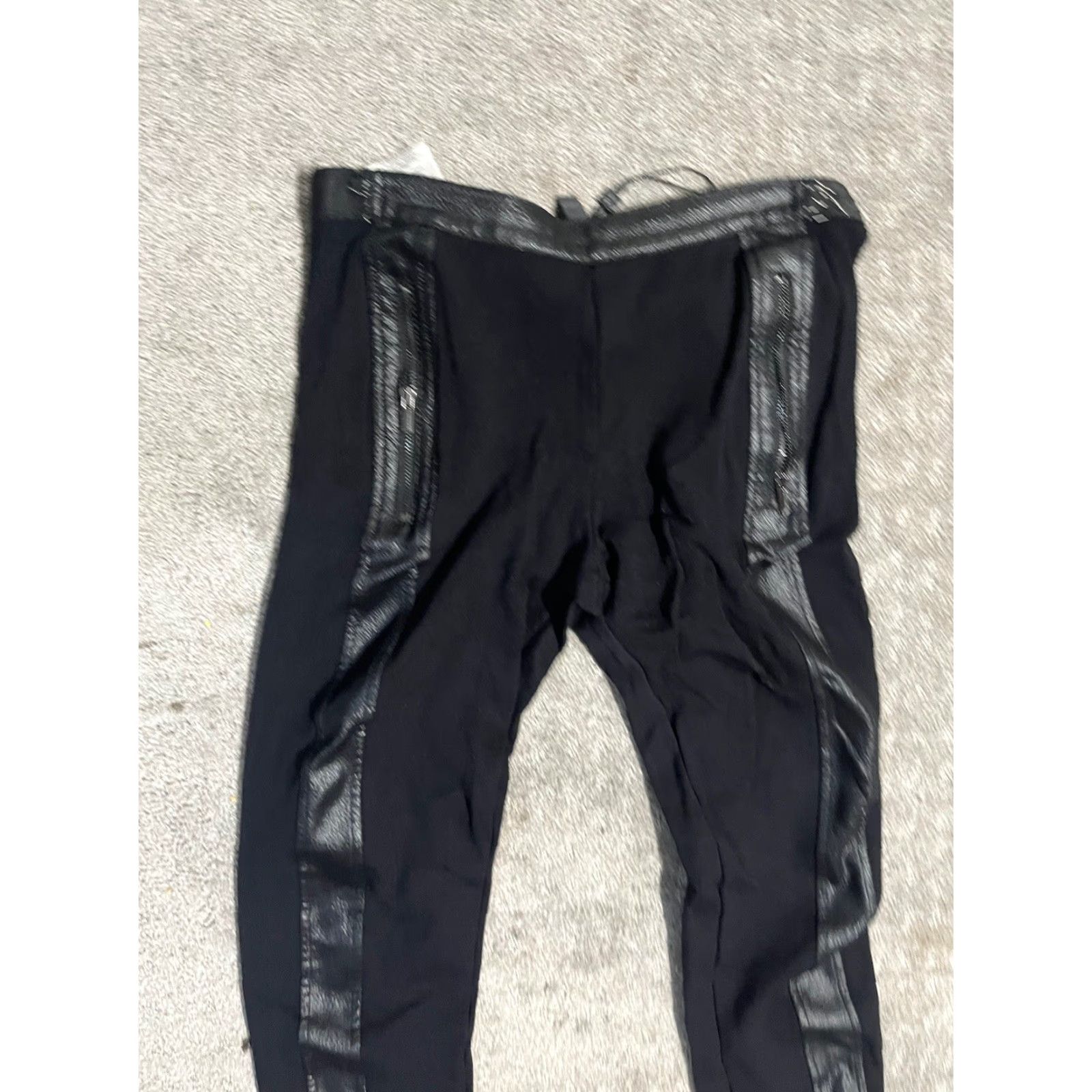 Bcbgmaxazria BCBGMaxAzria Black Zipper Accent Faux Leather Panel Leggings Black Size Small Size 28" / US 6 / IT 42 - 2 Thumbnail