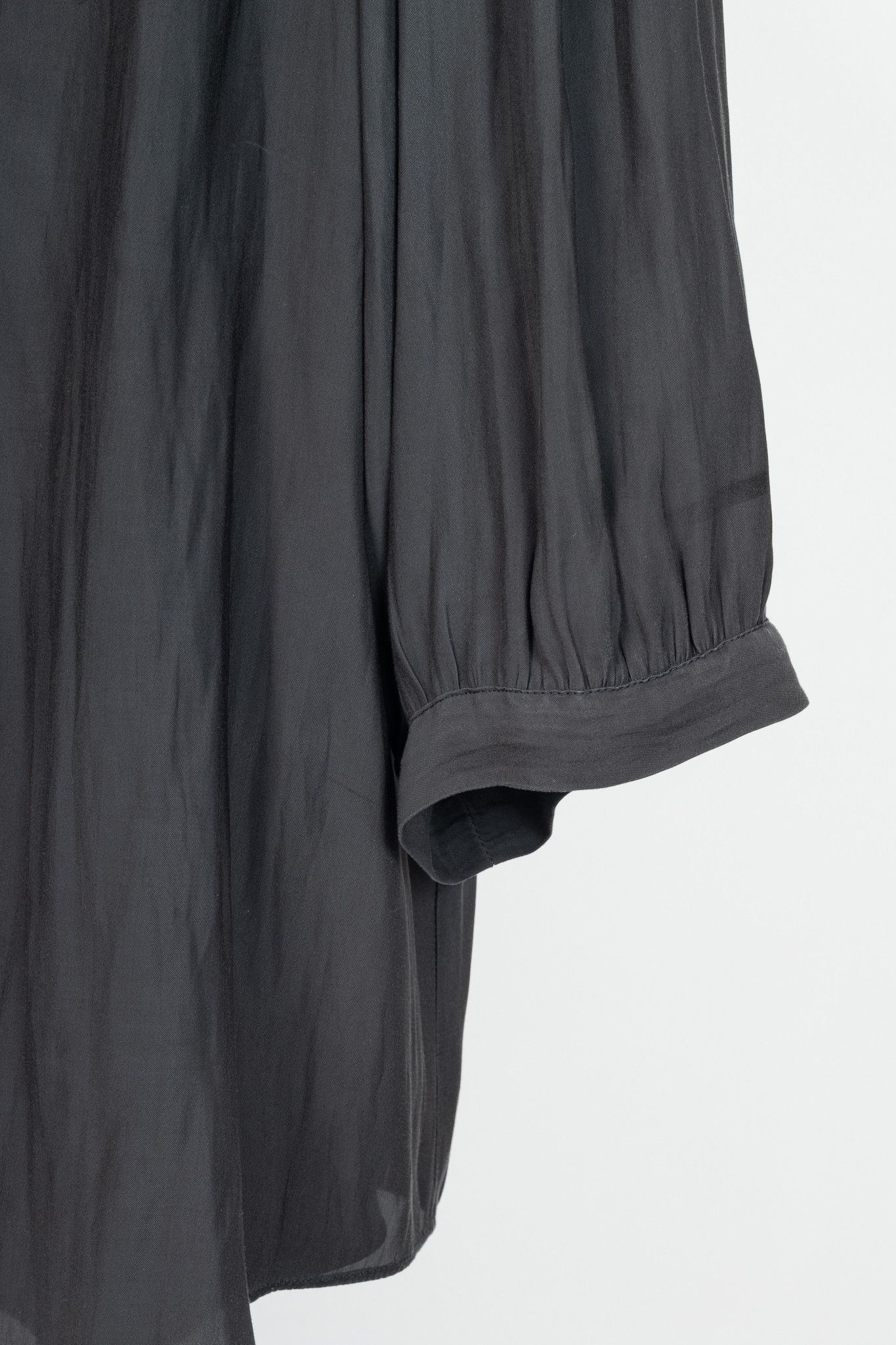 SMYTHE Smythe Carbon Matte-Satin Over-The-Head Ruffle Blouse Size L / US 10 / IT 46 - 6 Thumbnail