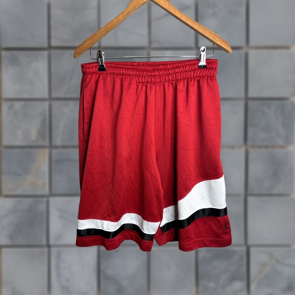 Nike Nike Vintage Basketball Shorts Mens M Red Shimmer Dazzle Satin Polyester Drawstring Elastic Waist 9in Inseam 4680 Size US 31 - 1 Thumbnail