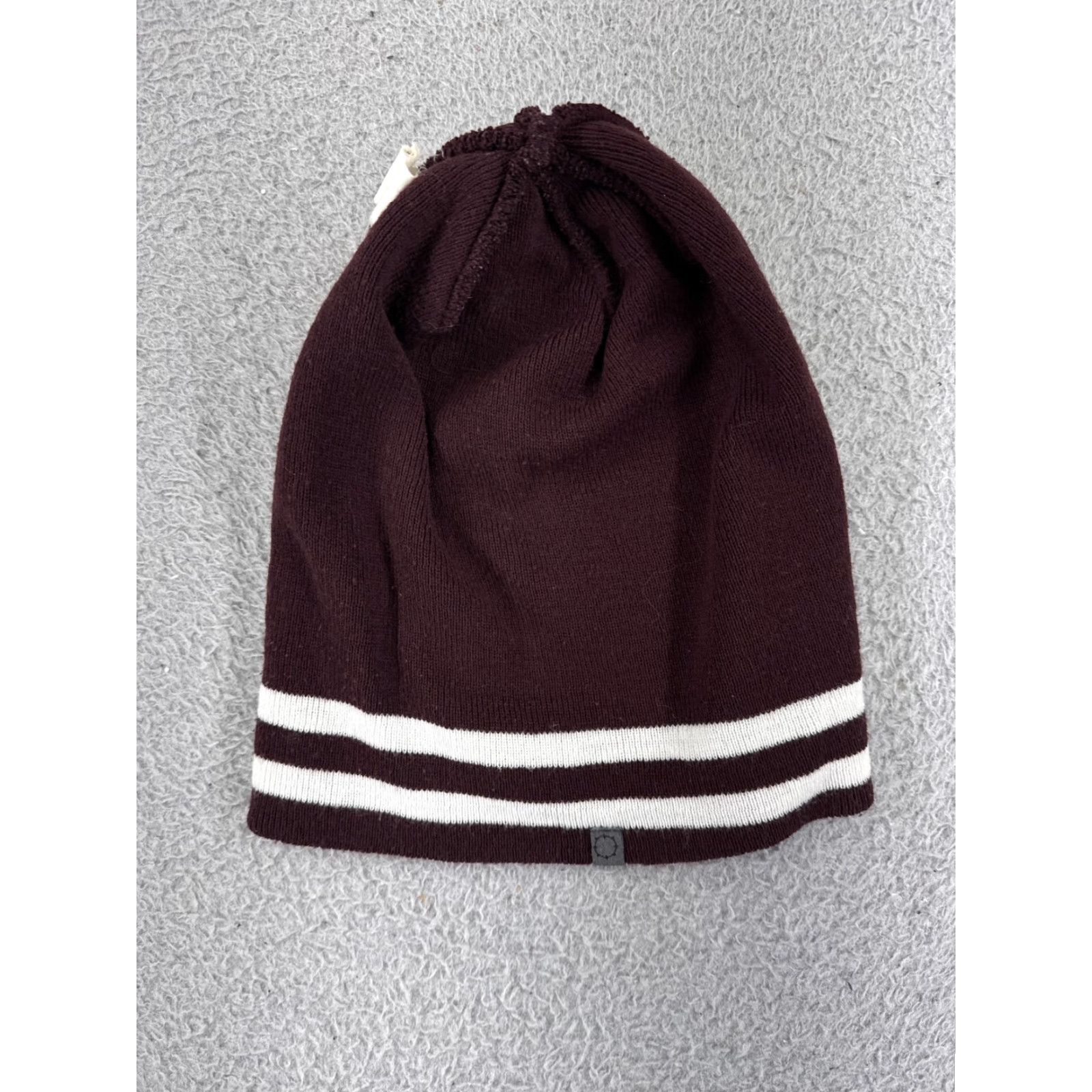 Empyre Empyre Beanie Toque Adult One Size Red Knit 100% Acrylic Made Canada Hat Mens Beanie Size ONE SIZE - 4 Thumbnail