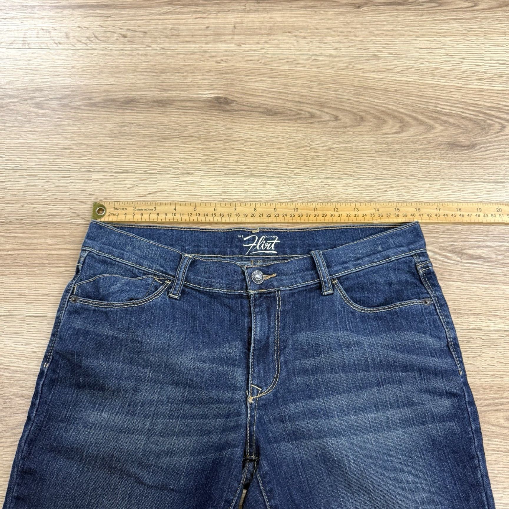 Old Navy Old Navy The Flirt Bootcut Jeans Women's Size 8 Short Size 30" / US 8 / IT 44 - 4 Thumbnail