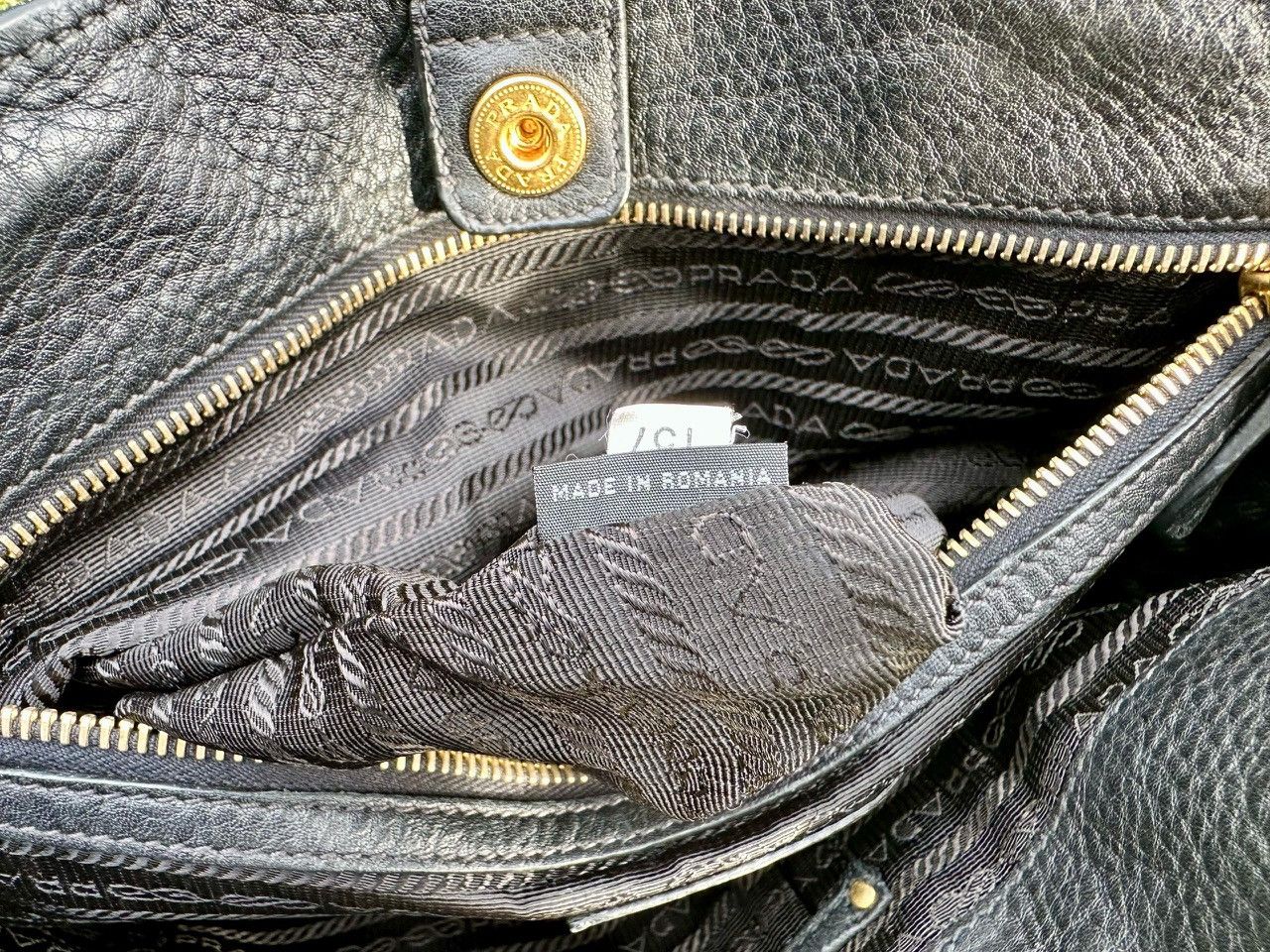 Prada Authentic Prada Vitello Daino Nero Shopping Tote Bag Size ONE SIZE - 11 Thumbnail