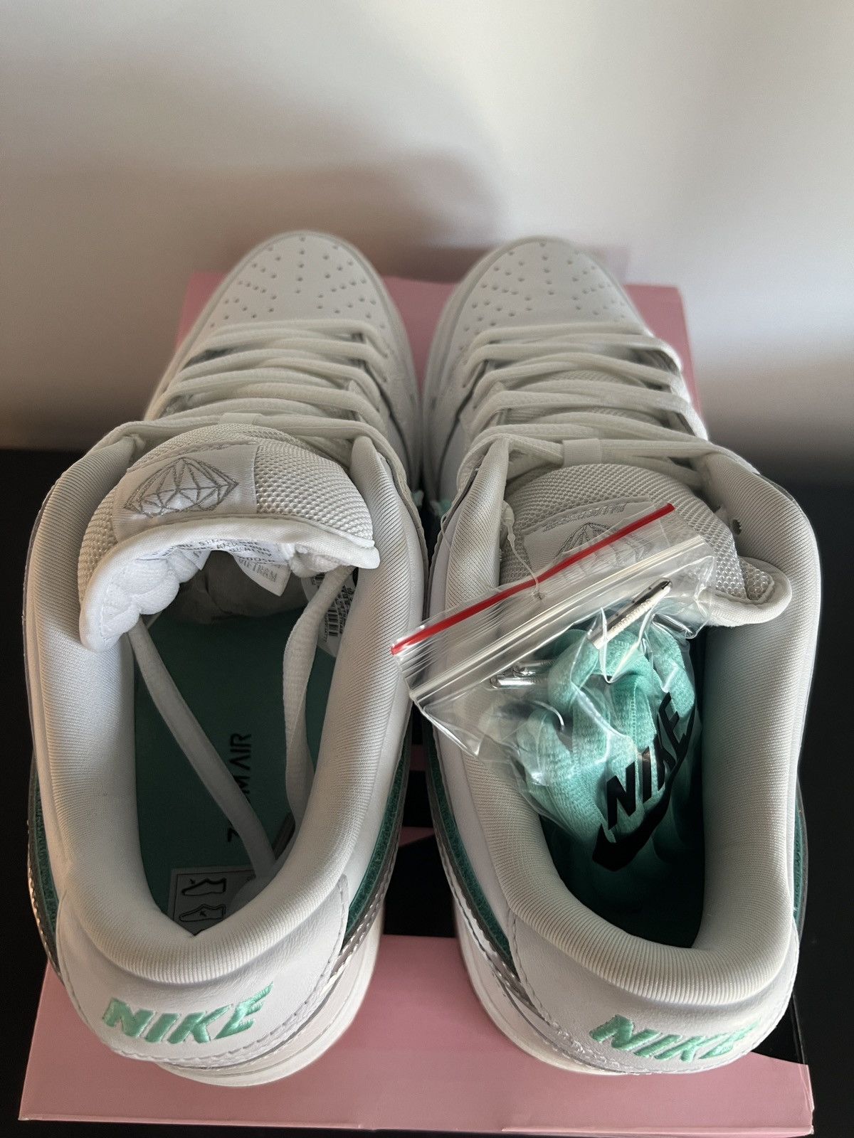 Nike NIKE X DIAMOND SB DUNK LOW PRO WHITE Size US 11.5 / EU 44-45 - 7 Thumbnail