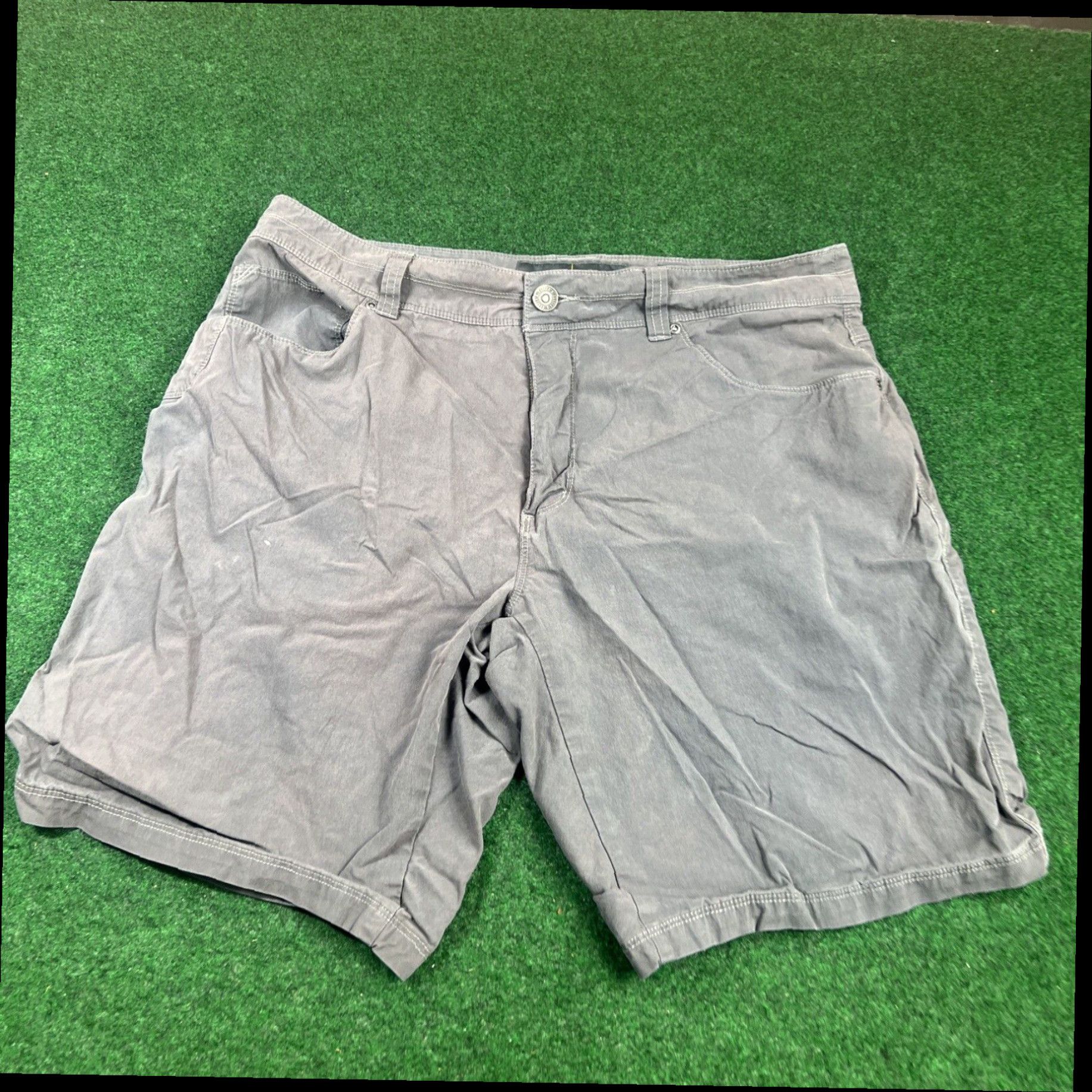 Vintage Cabelas Outdoors Gray Cargo Shorts Mens Size 34 Size US 34 / EU 50 - 1 Thumbnail
