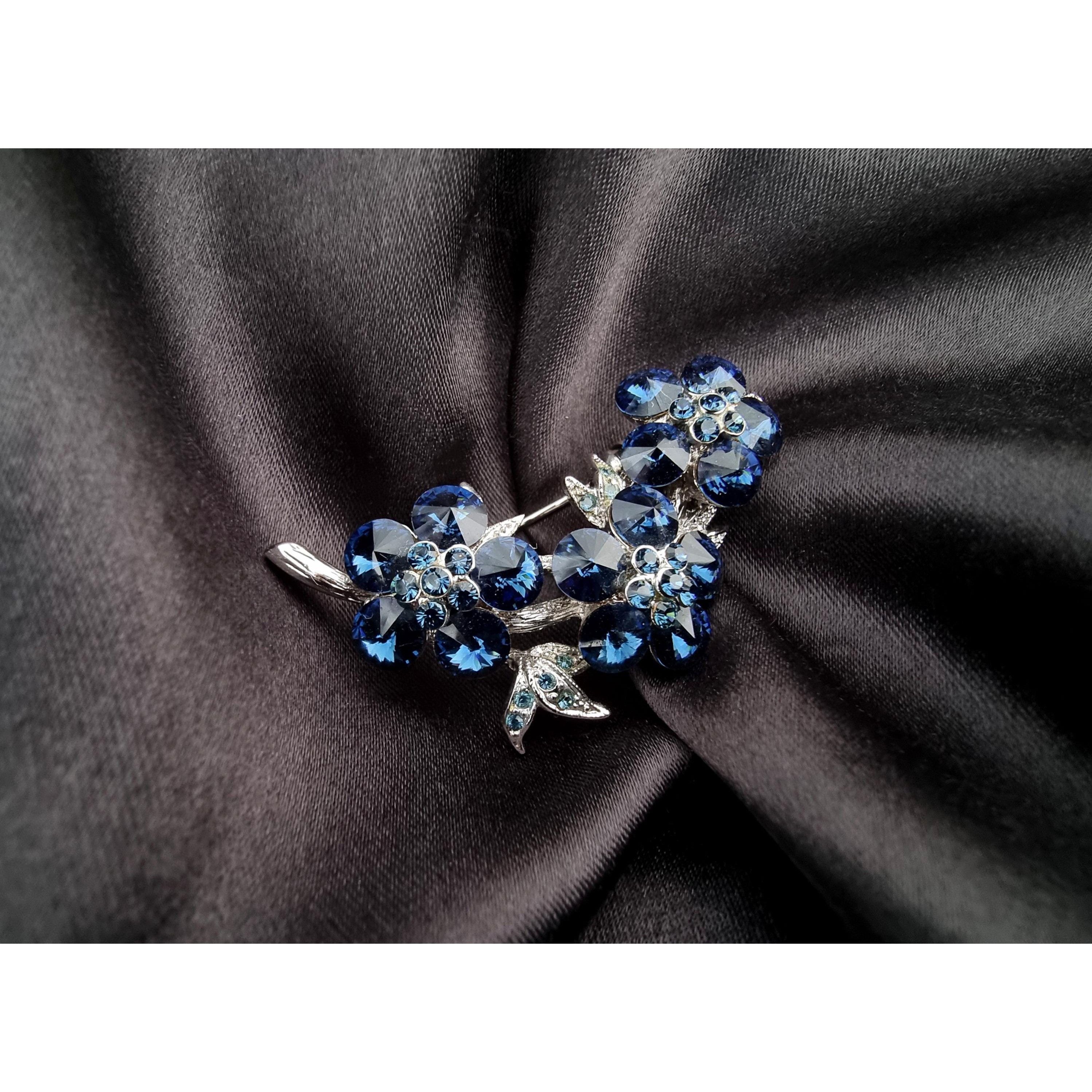 Vintage Vintage Blue Rhinestones Branch of Flowers Brooch Pin Size ONE SIZE - 1 Thumbnail