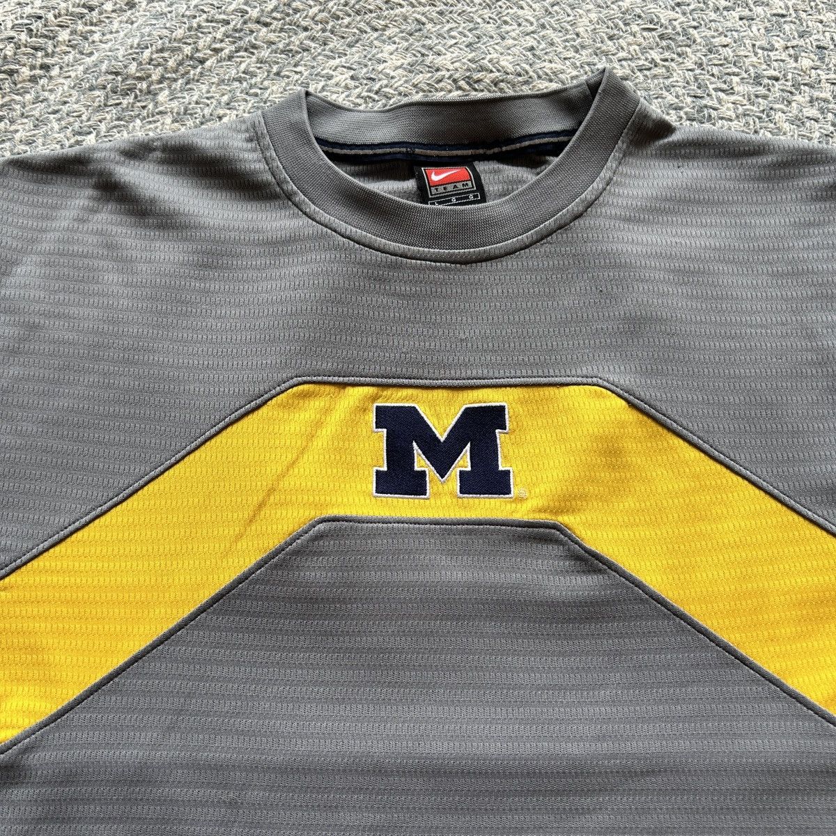 Nike × Vintage Vintage Nike Michigan sweatshirt Size US M / EU 48-50 / 2 - 3 Thumbnail