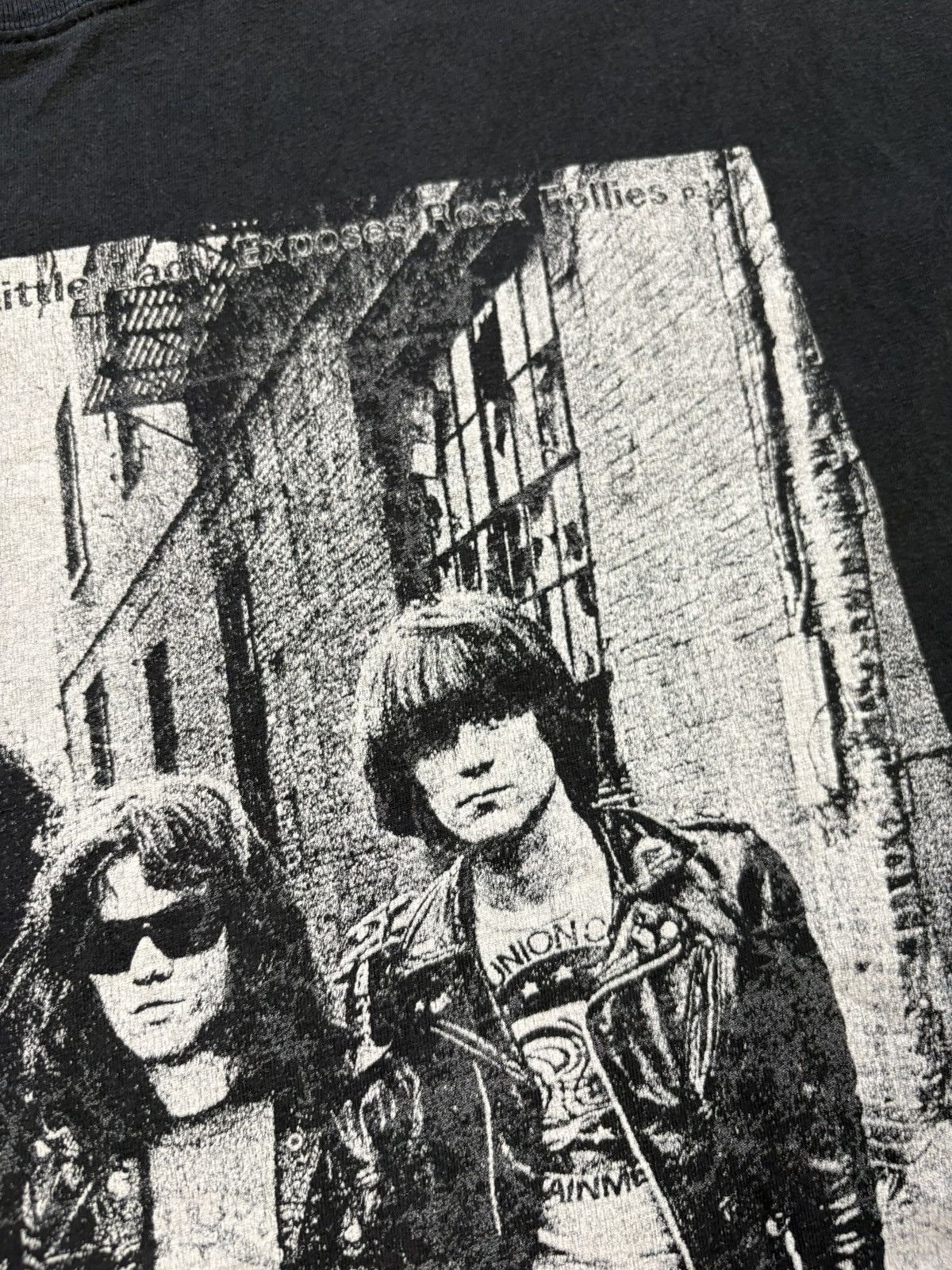 Band Tees Vintage Ramones Band Tee Gabba Gabba Hey UK Tour 1977 Shirt Size US XL / EU 56 / 4 - 11 Thumbnail