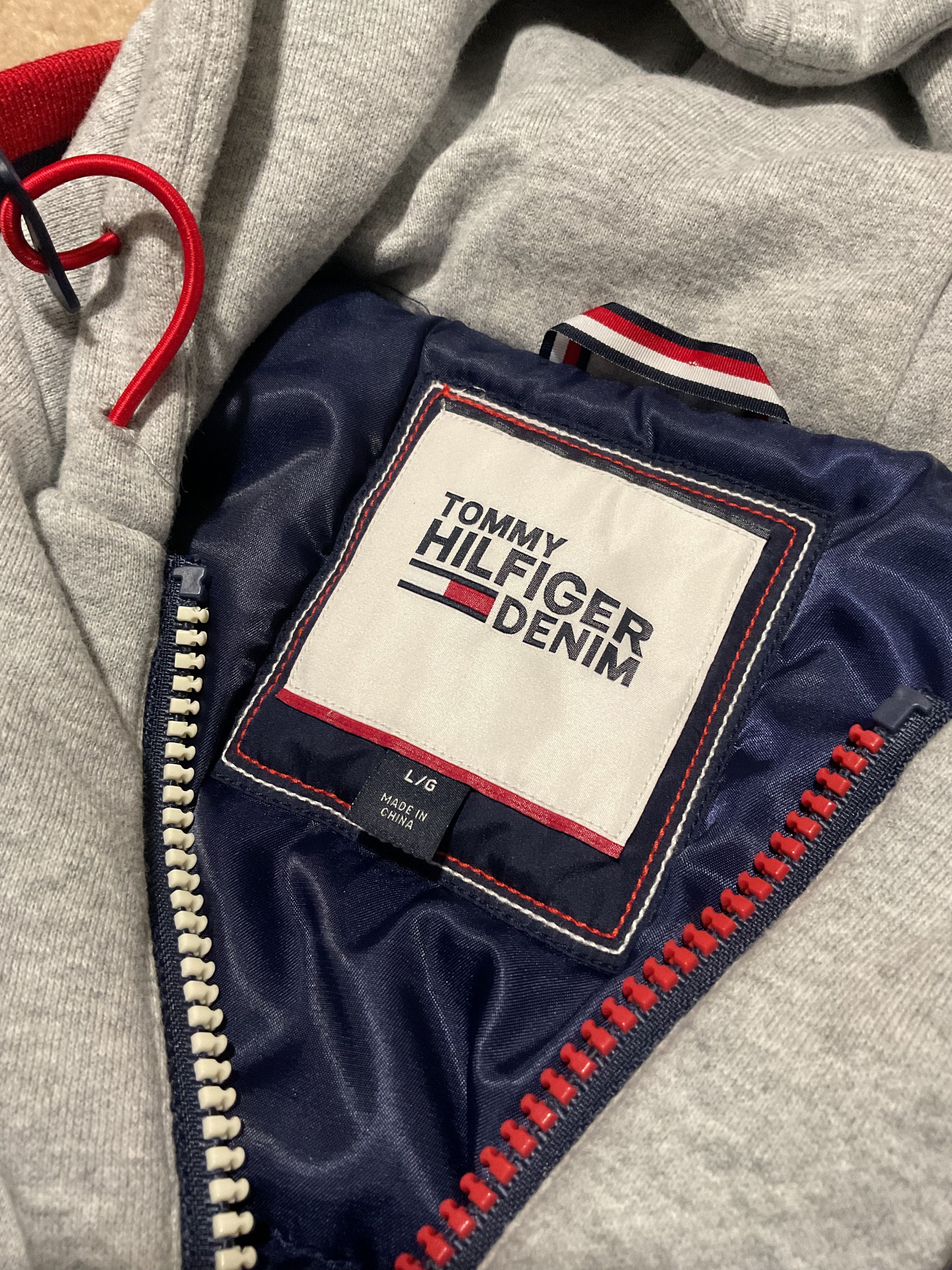 Tommy Hilfiger Tommy Hilfiger Varsity Bomber Jacket w/ hood Size US M / EU 48-50 / 2 - 4 Thumbnail