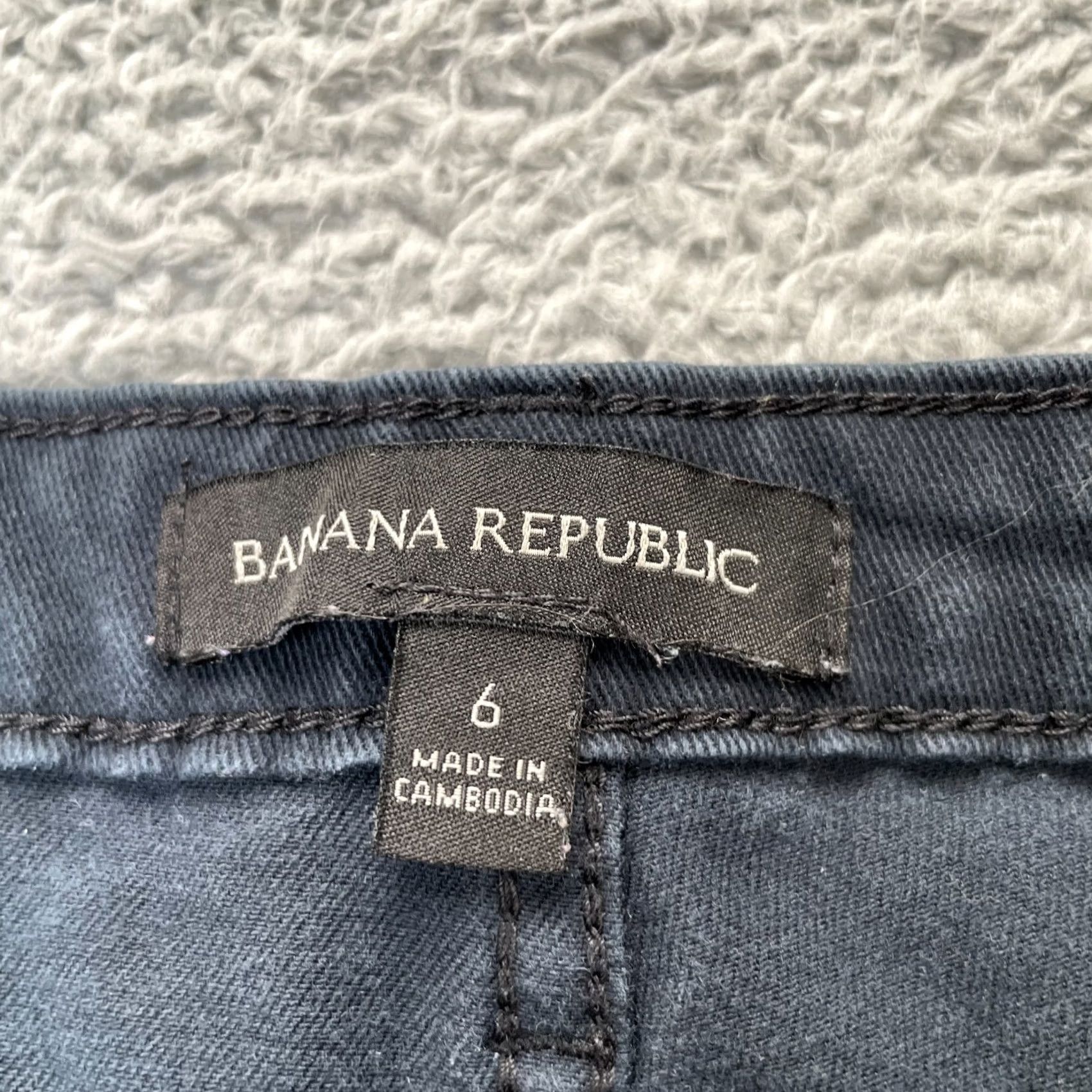 Banana Republic Banana Republic Jeans Womens 6 Gray Tapered Denim Cotton Stretch Dark Wash 5-Pocket Design Waist 30 in Inseam 26 in Regular Size 28" / US 6 / IT 42 - 3 Thumbnail