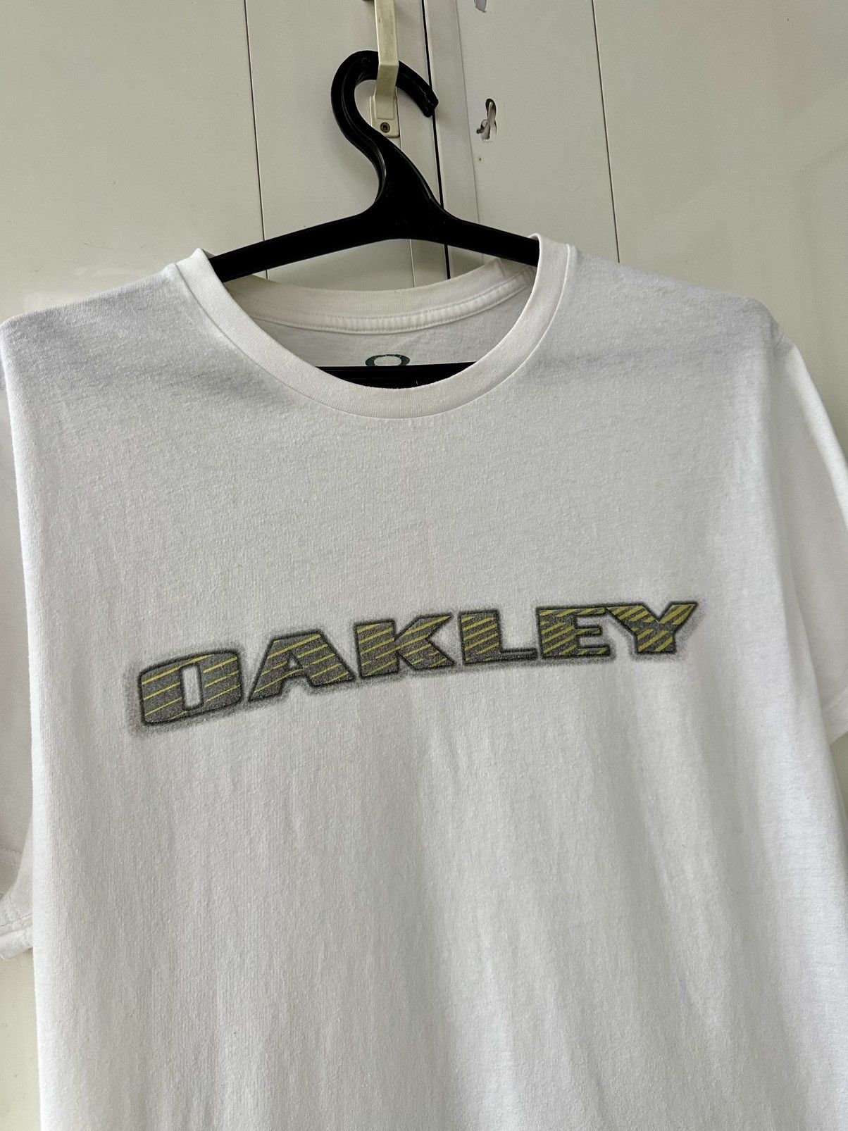 Oakley Vintage Oakley 3D Back Print T-shirt Size US L / EU 52-54 / 3 - 8 Thumbnail