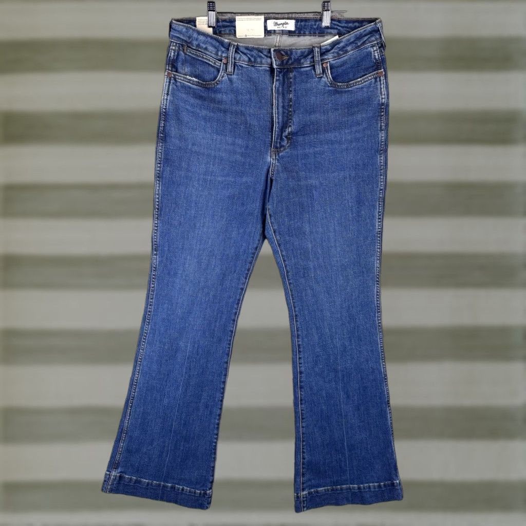 Wrangler Wrangler Retro High Rise Bailey Trouser Jean Women’s 32x34 Jeans Bootcut Denim Blue 5-Pocket Stretch Regular Midwest Retro Cowboy Theme Womens Size 24" / US 00 / IT 34 - 1 Thumbnail