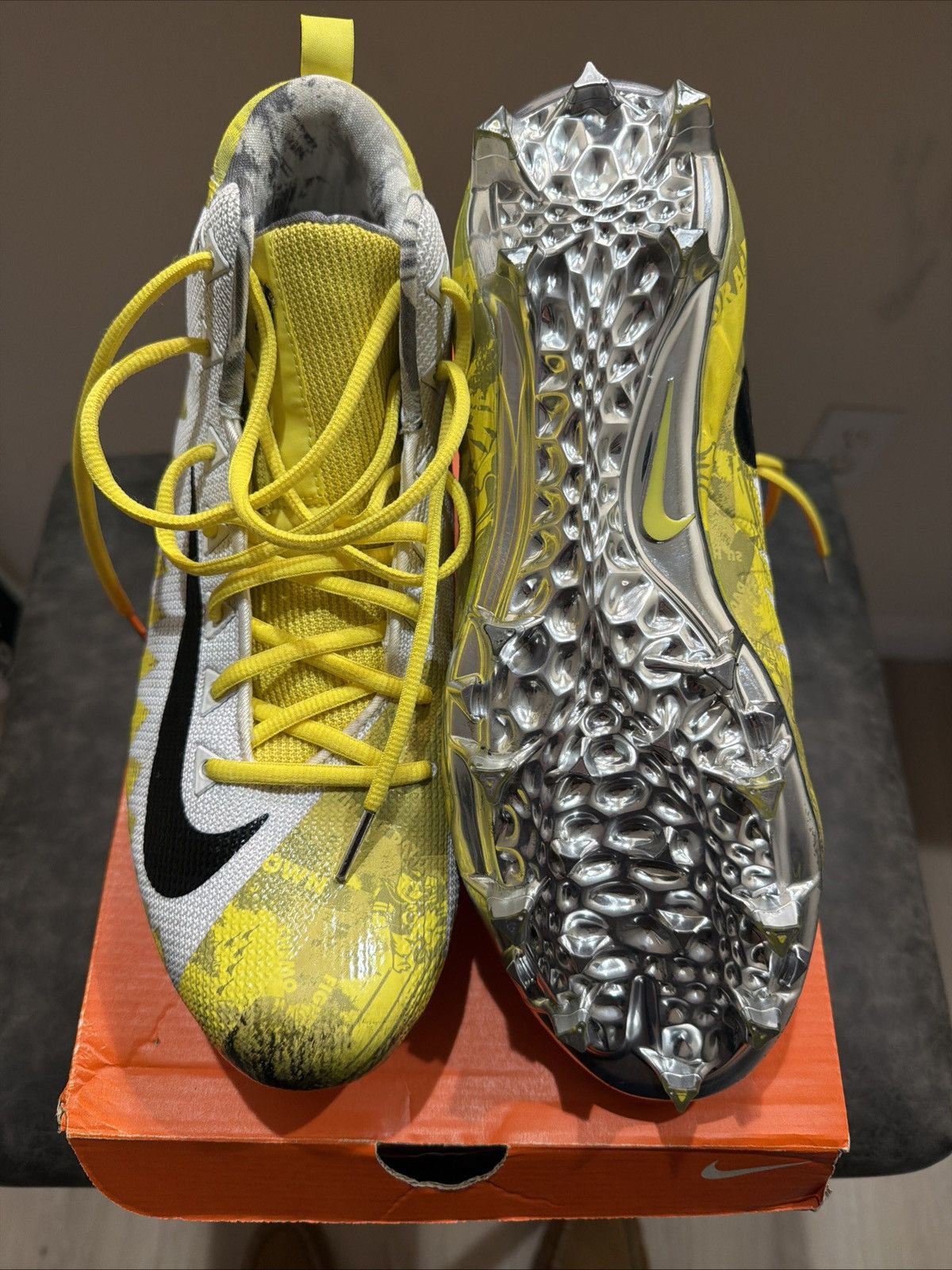 Nike PE Oregon Ducks Alpha Menace Pro Mid Stomp Out Cancer Size US 10.5 / EU 43-44 - 5 Thumbnail