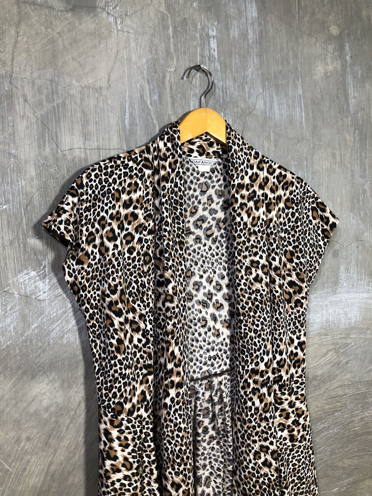 Japanese Brand × Vintage Unknown - Japanese Leopard Outer T-shirts Size ONE SIZE - 2 Thumbnail