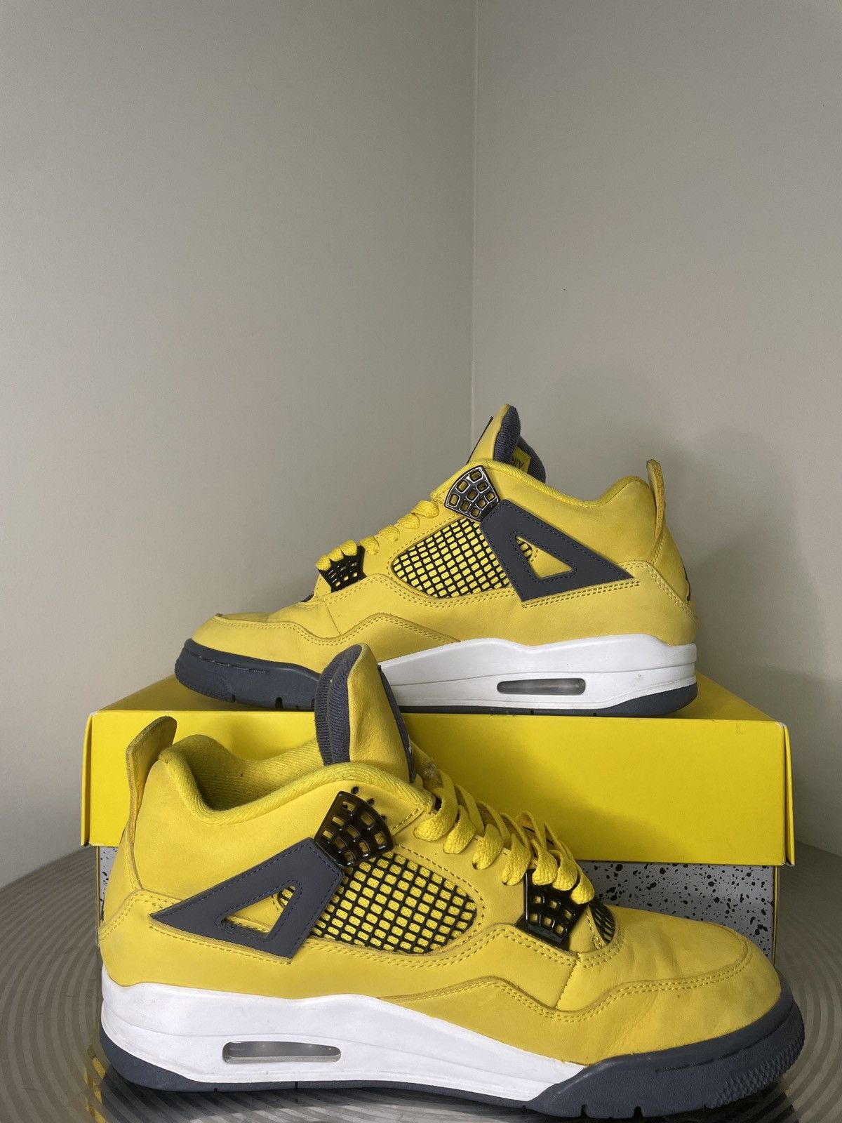 Jordan Brand Jordan 4 Lightning Size US 9.5 / EU 42-43 - 4 Thumbnail