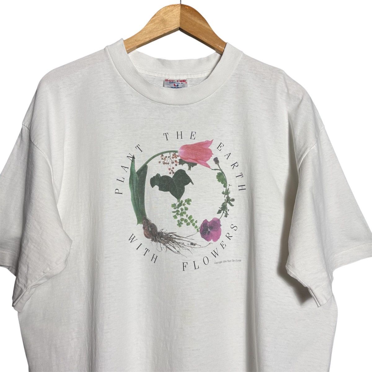 Vintage Vintage 90s Planet The Earth With Flowers Art T-Shirt Size US XL / EU 56 / 4 - 3 Thumbnail