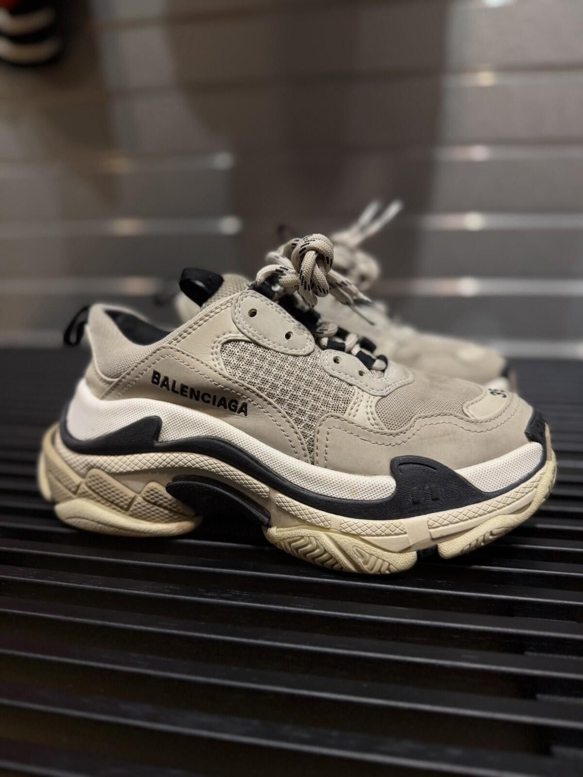 Balenciaga Balenciaga Triple S Chunky Sneakers Size 35EU/5US (W) Size US 5 / IT 35 - 2 Thumbnail