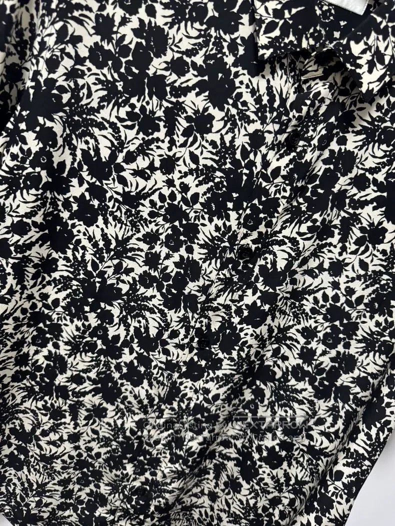 Saint Laurent Paris Saint Laurent Paris Silk art floral print shirt Size XS / US 0-2 / IT 36-38 - 3 Thumbnail