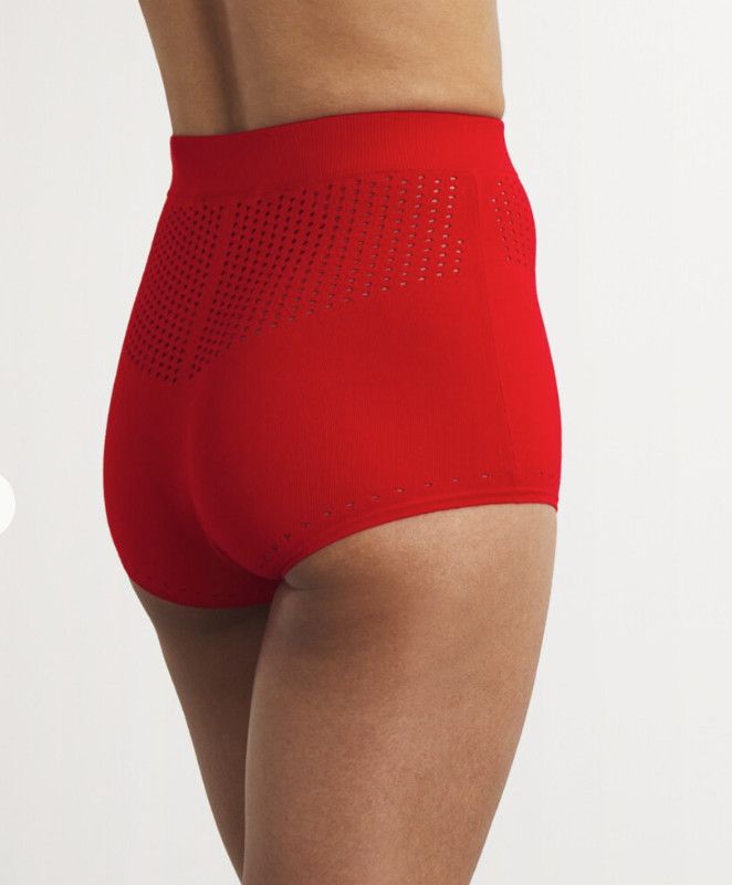 Max Mara Max Mara Knitted Shorts in Red ( S ) Size 27" / US 4 / IT 40 - 2 Thumbnail