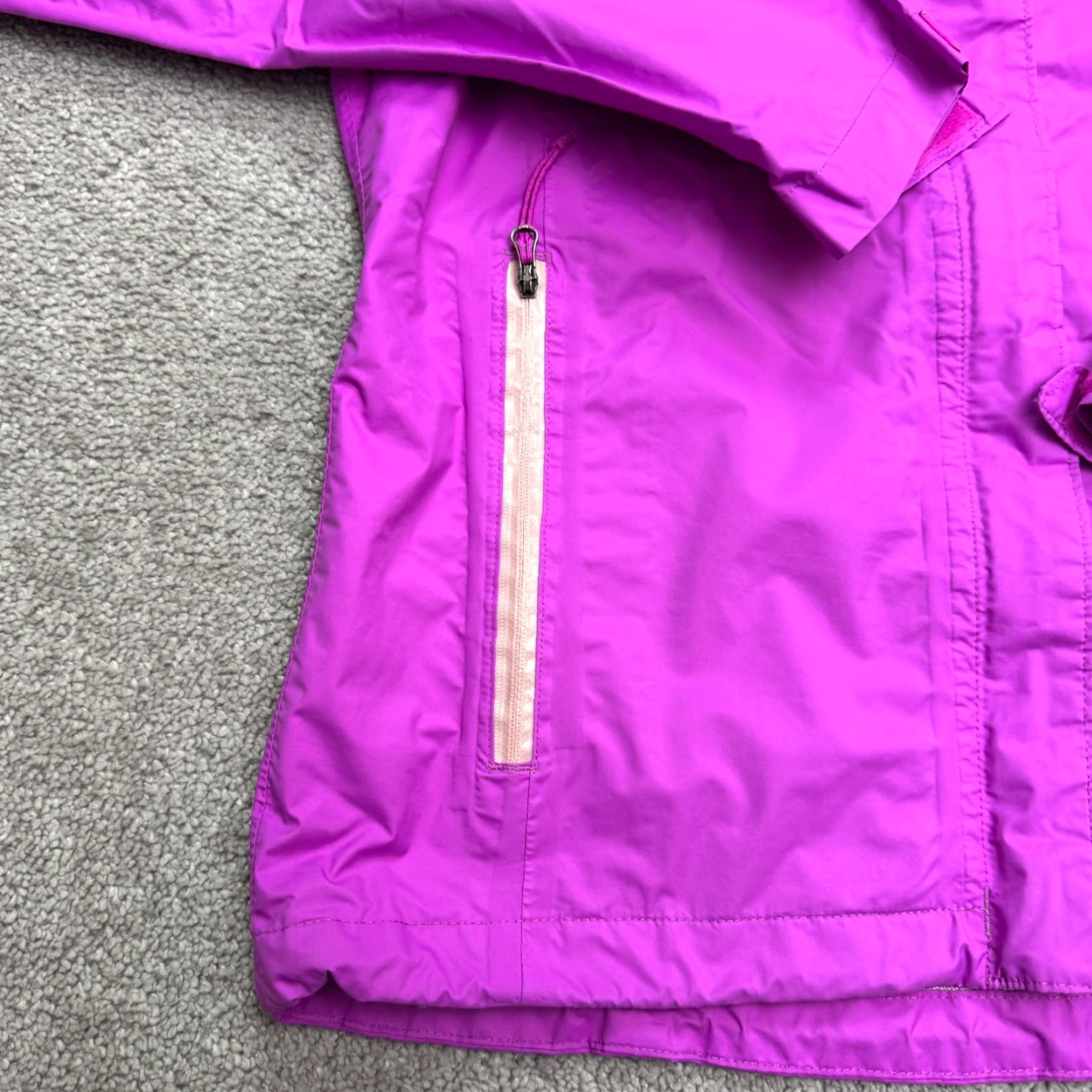 Vintage Columbia Womens Hoodie Windbreaker Jacket Front Zip Purple All Seasons Pockets Short Length Regular Fit Size S / US 4 / IT 40 - 4 Thumbnail