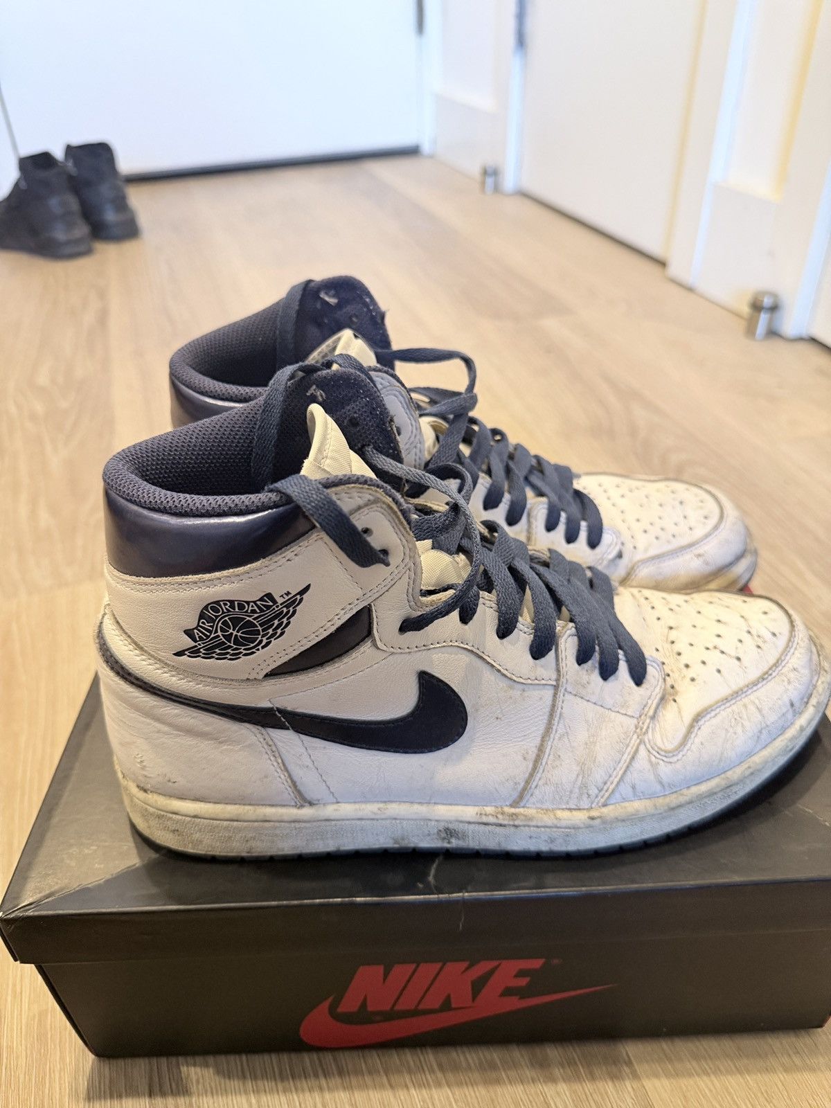 Jordan Brand Jordan 1 Navy Metallic Size US 9.5 / EU 42-43 - 3 Thumbnail