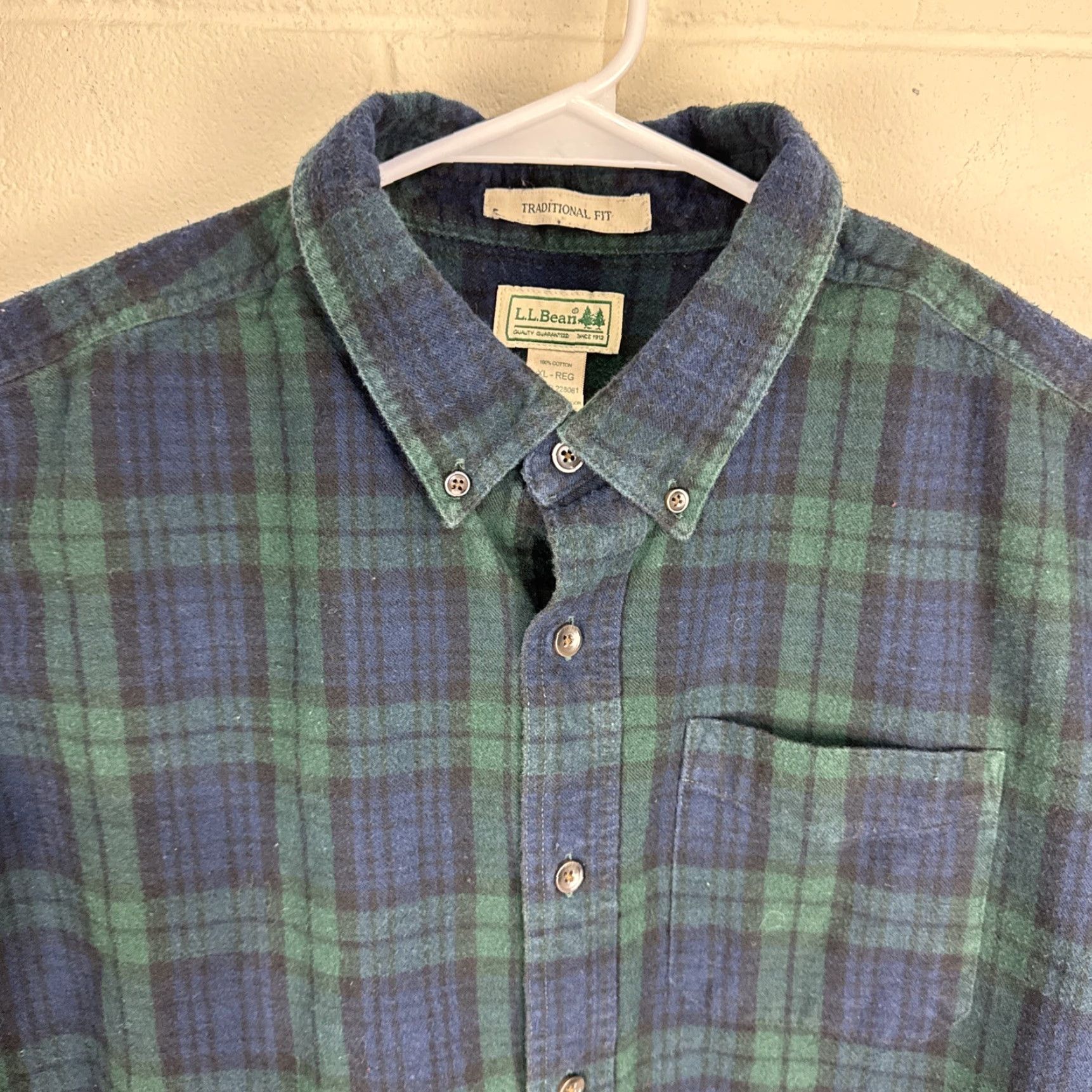 Vintage VINTAGE LL Bean Men’s Flannel Shirt XL Long Sleeve Green Blue Scotch Plaid Pocket Button-Down Career Casual 90s Mens Size US XL / EU 56 / 4 - 3 Thumbnail
