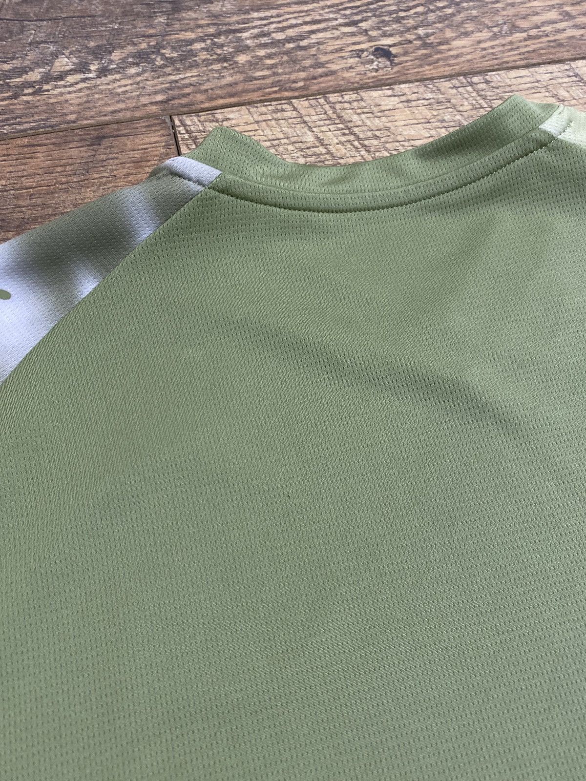 Puma Puma Leyton Orient FC Training Jersey - Size L - Olive Green Size US L / EU 52-54 / 3 - 9 Thumbnail