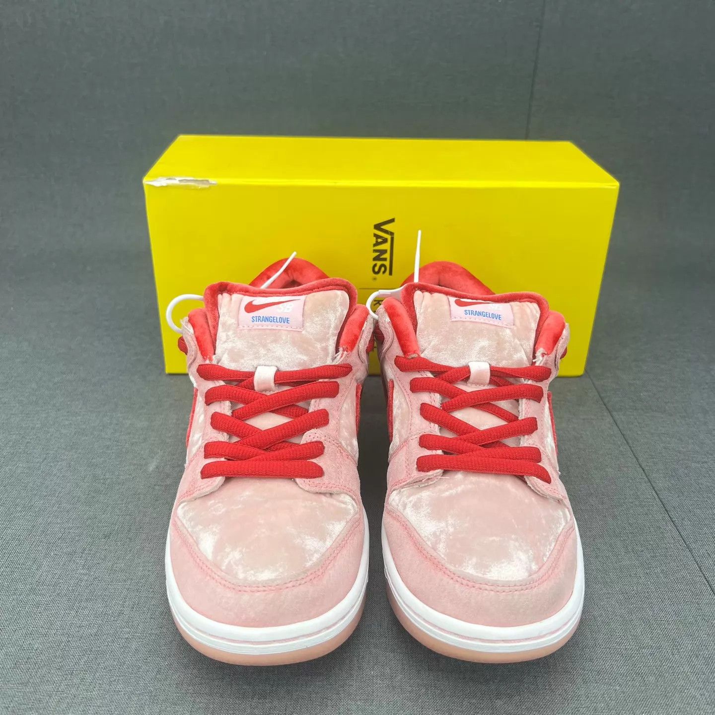 Nike Nike Dunk SB Valentine's 42 Worn 2-3x Oxidation Size US 9 / EU 42 - 4 Thumbnail