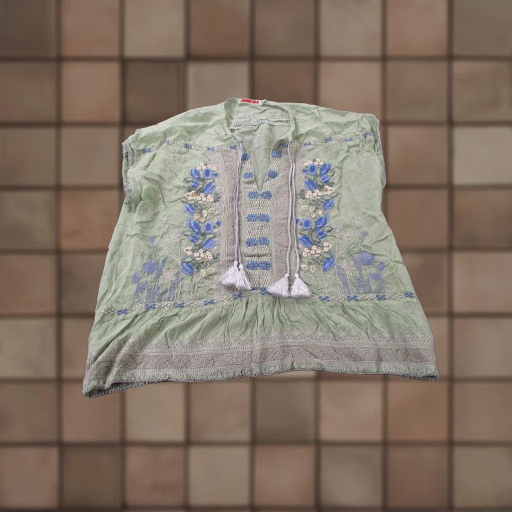Johnny Was Johnny Was Shirt Womens S Green Rayon Embroidered Blouse Top Oversized Flowy Size S / US 4 / IT 40 - 1 Thumbnail