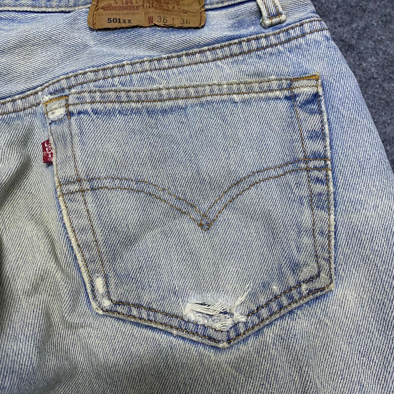 Levi's Vintage Levis 501xx Distressed Denim Kurt Cobain Style Size US 36 / EU 52 - 13 Thumbnail